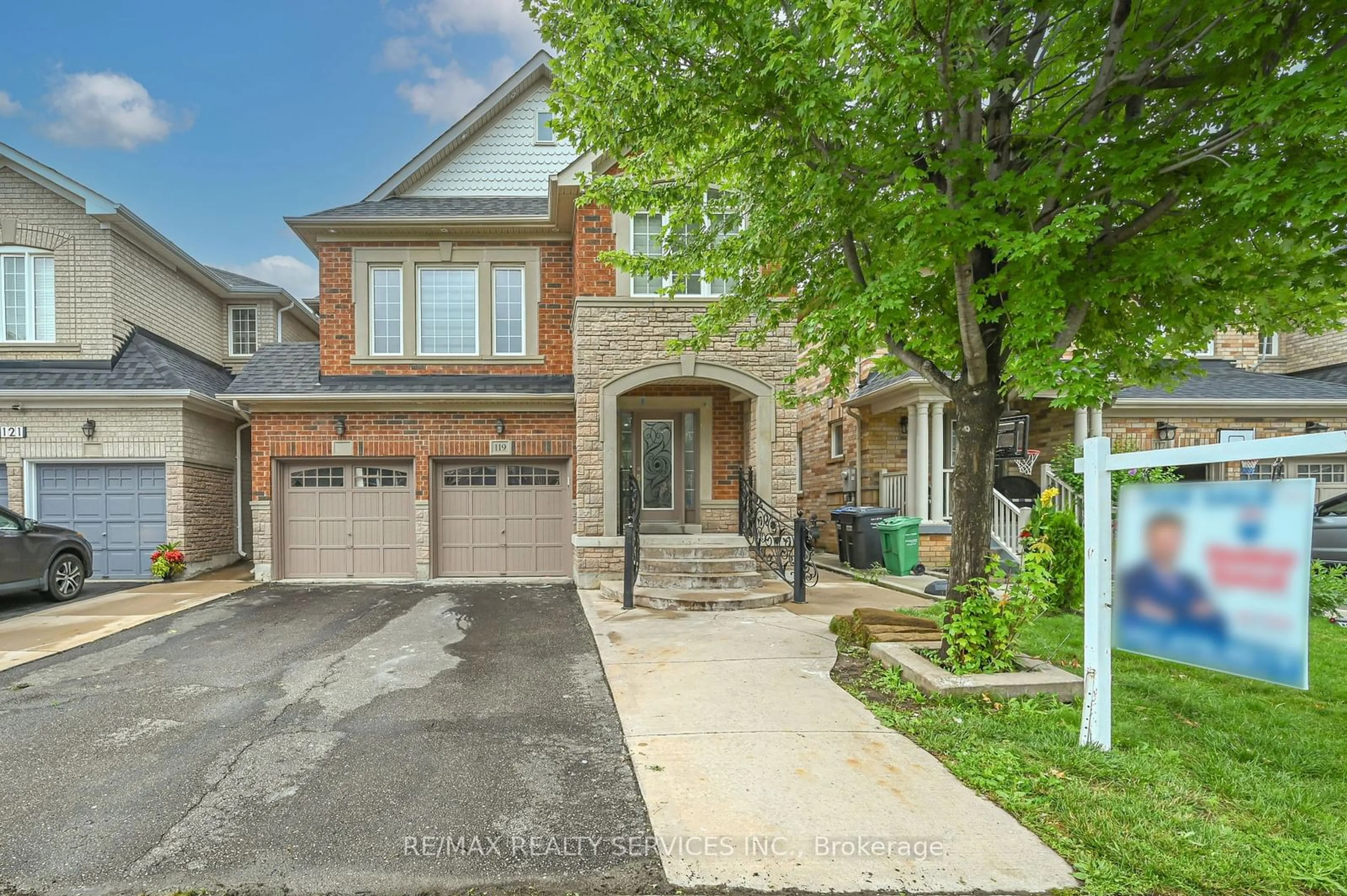 Home with brick exterior material, street for 119 Crown Victoria Dr, Brampton Ontario L7A 3X9