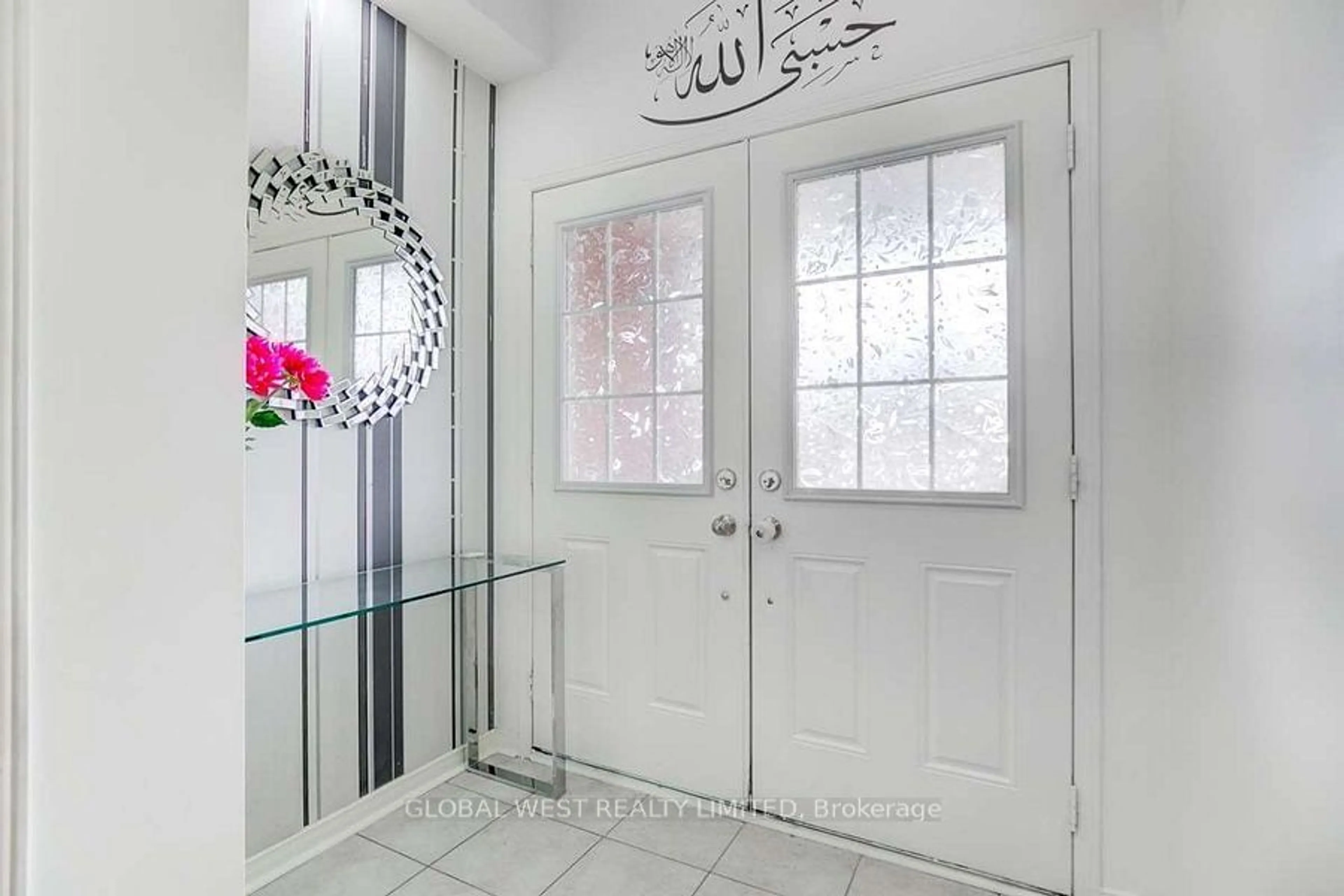 Indoor entryway for 86 Checkerberry Cres, Brampton Ontario L6R 3P7