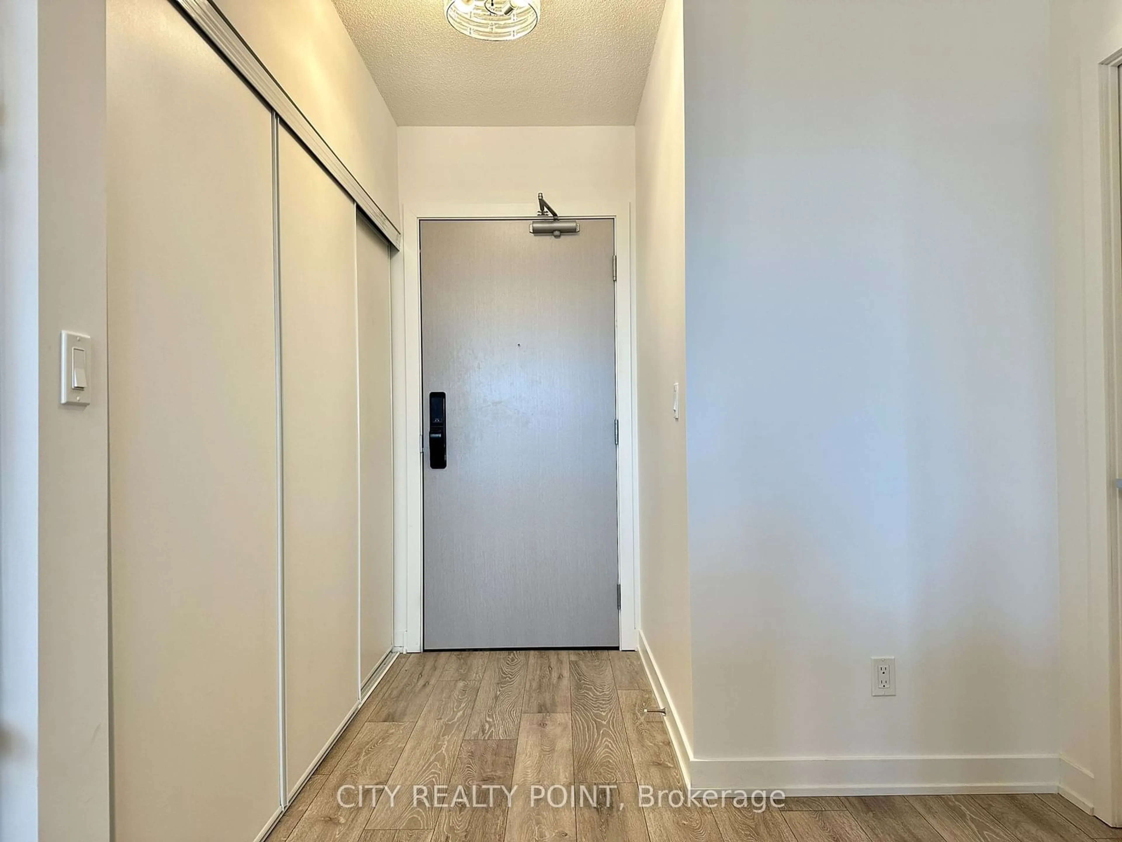 Indoor entryway for 3200 Dakota Common #B612, Burlington Ontario L7M 2A7