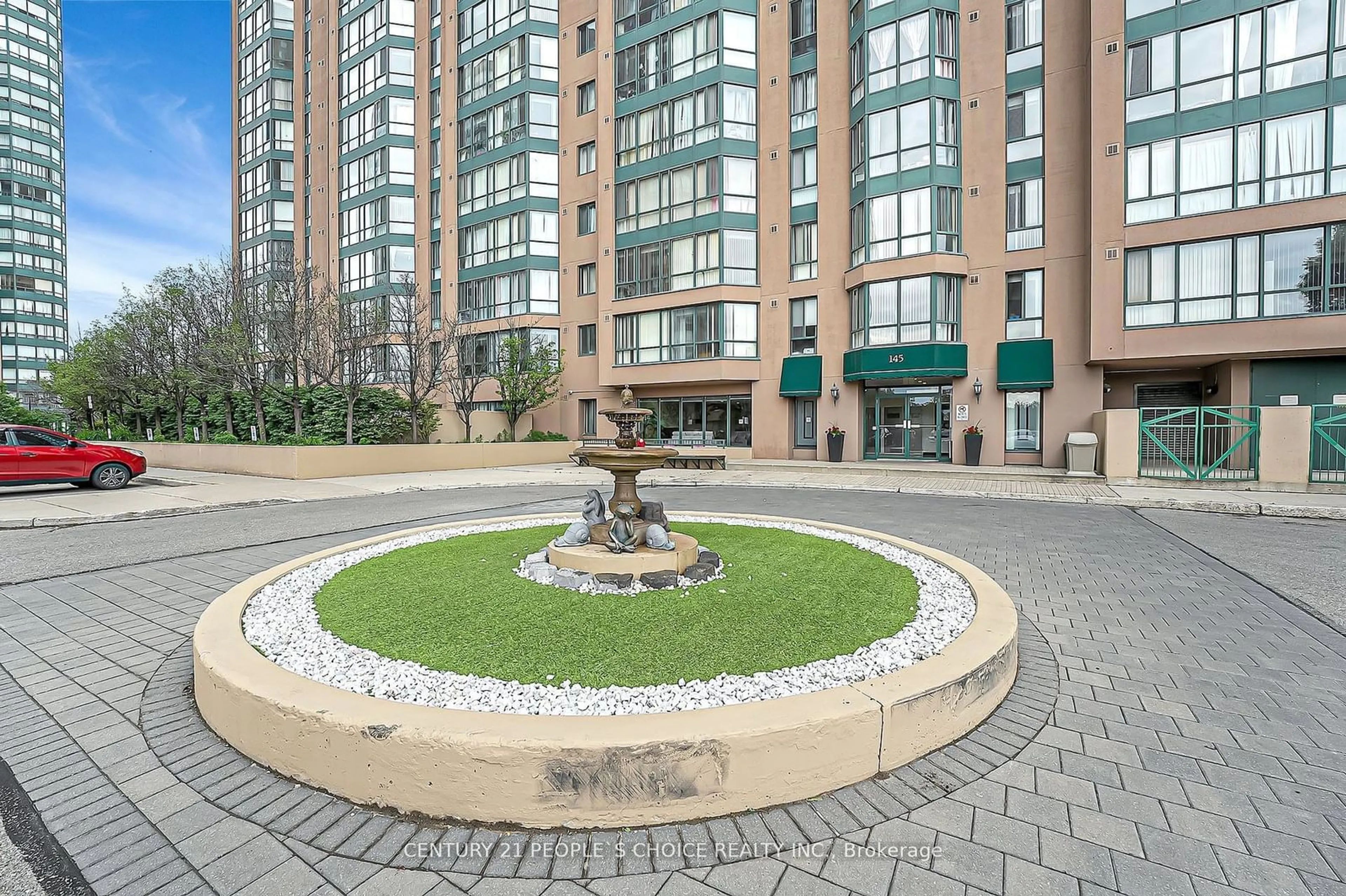 Patio, street for 145 Hillcrest Ave #1012, Mississauga Ontario L5B 3Z1