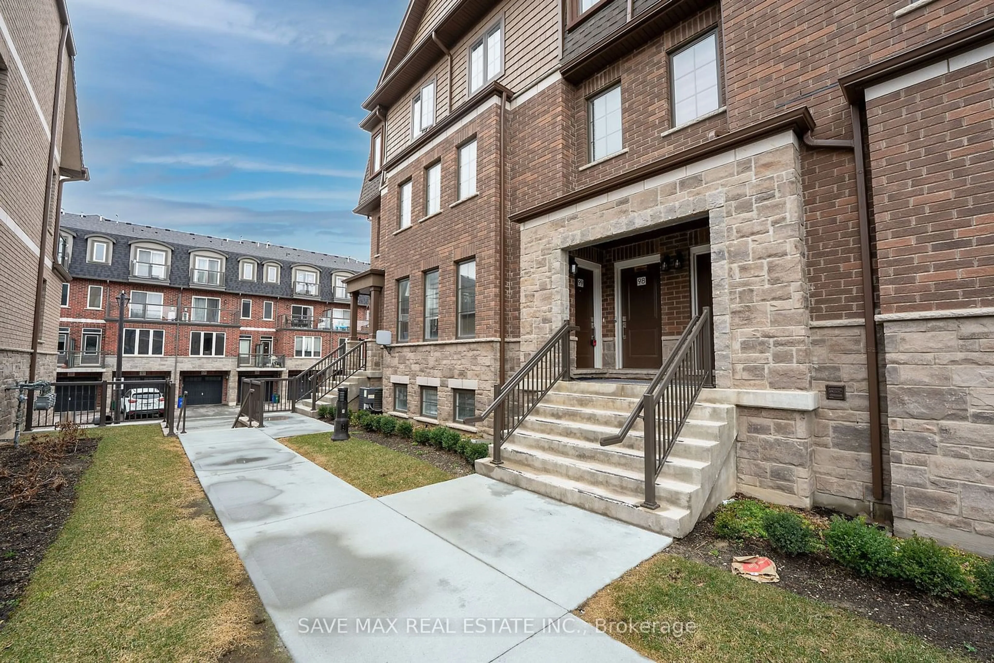 Home with brick exterior material, street for 445 Ontario St #99, Milton Ontario L9T 2N2