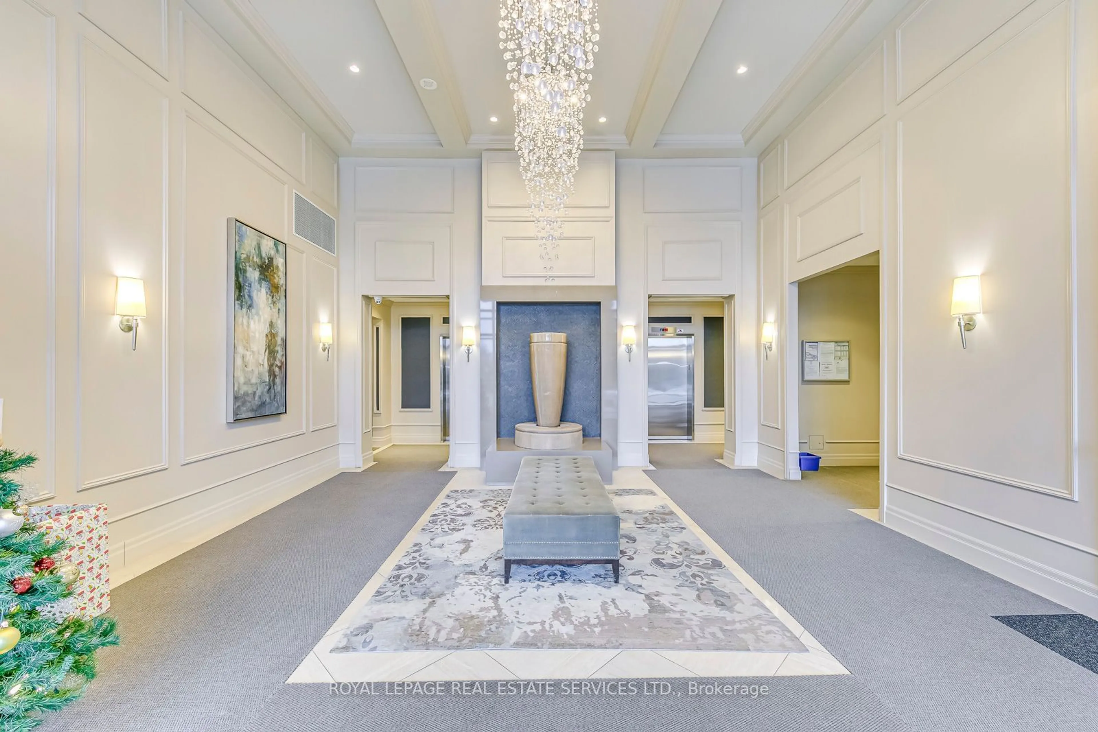 Indoor foyer for 38 Fontenay Crt #607, Toronto Ontario M9A 5H5