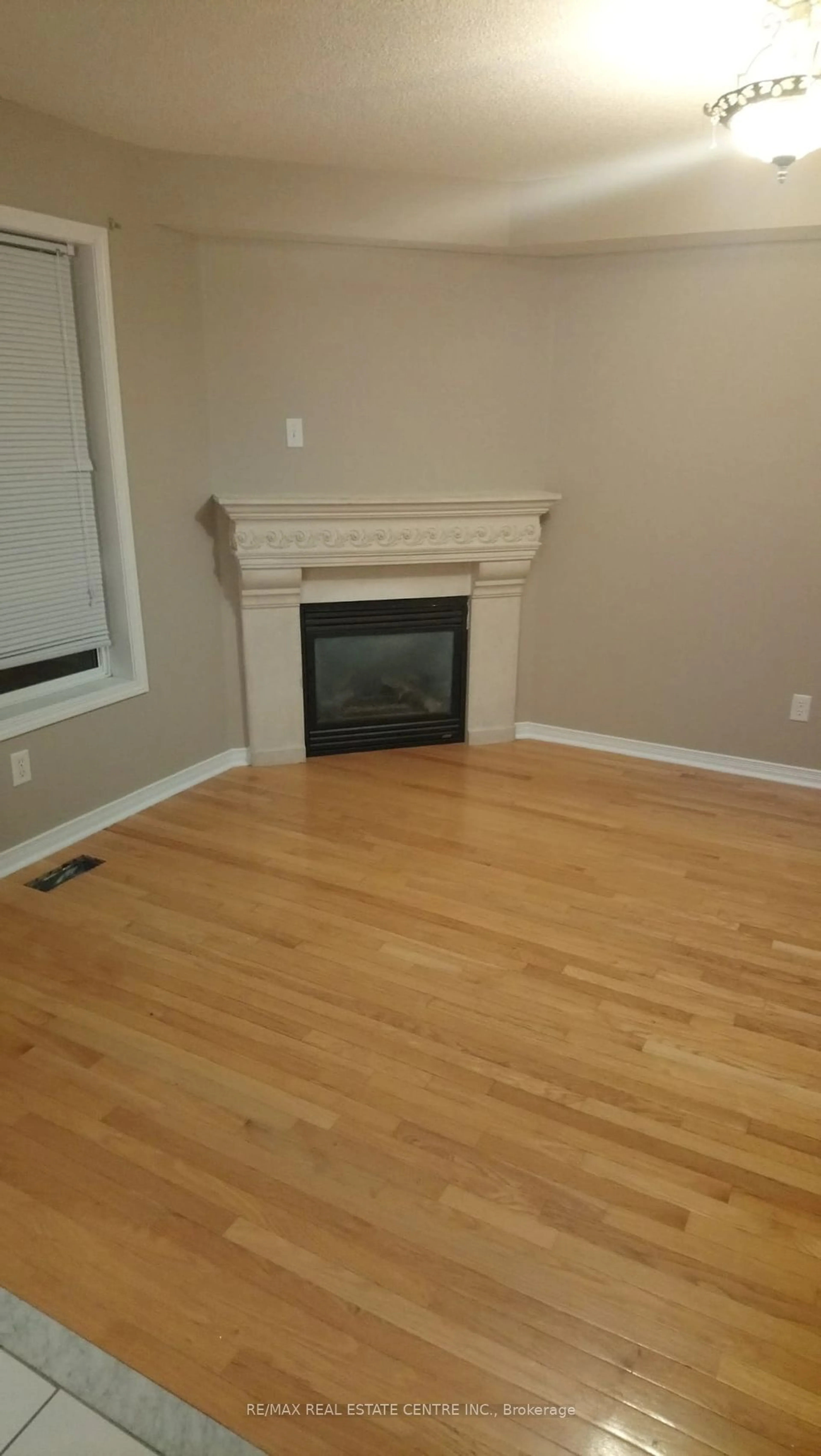 A pic of a room for 65 Pauline Cres, Brampton Ontario L7A 2V5