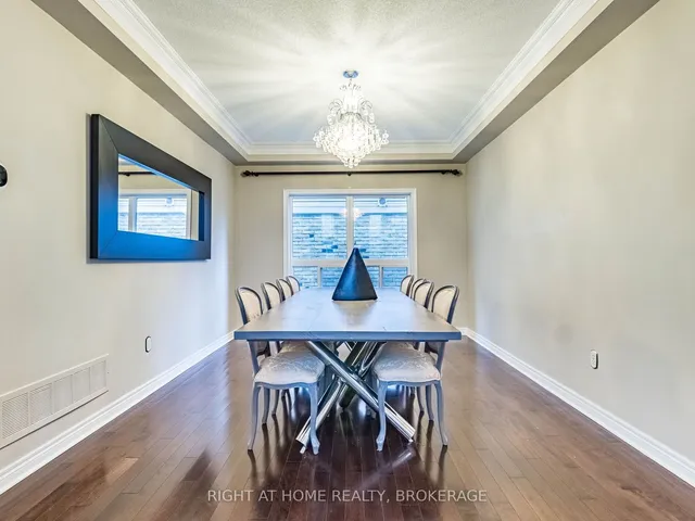 Additional image 31 of 1084 Holdsworth Cres
