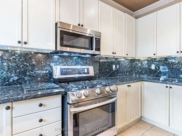 Additional image 27 of 1084 Holdsworth Cres