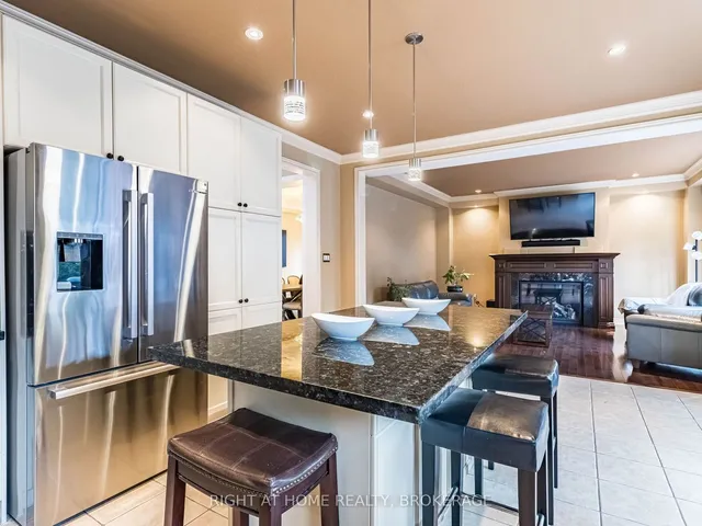 Additional image 26 of 1084 Holdsworth Cres