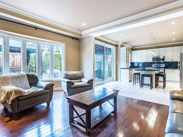 Additional image 24 of 1084 Holdsworth Cres