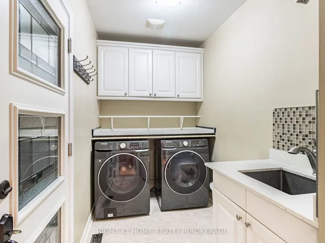 Additional image 22 of 1084 Holdsworth Cres