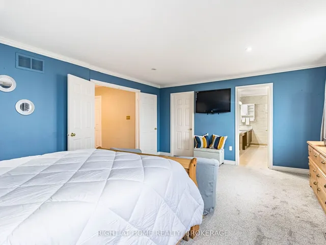 Additional image 20 of 1084 Holdsworth Cres