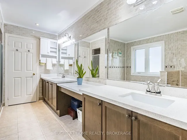 Additional image 15 of 1084 Holdsworth Cres