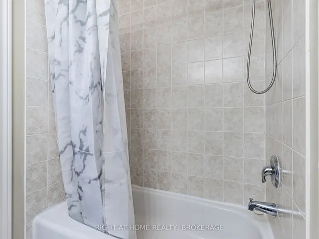 Additional image 13 of 1084 Holdsworth Cres