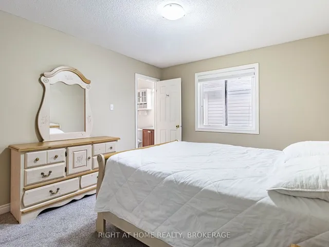 Additional image 9 of 1084 Holdsworth Cres