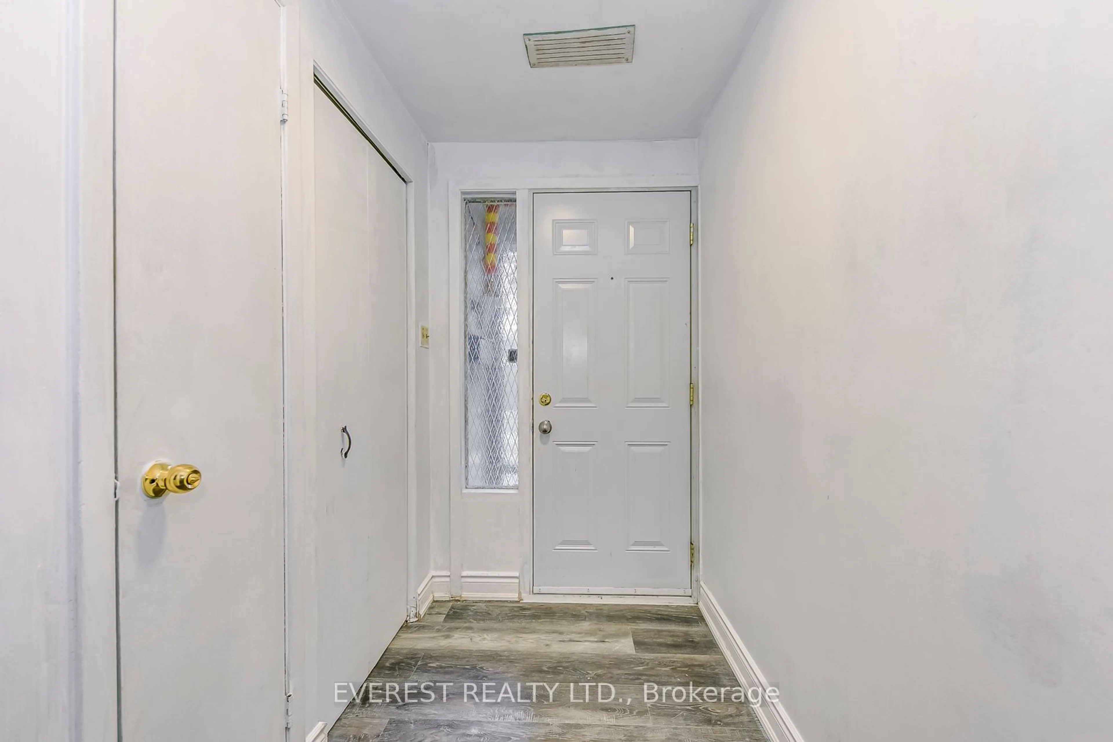 Indoor entryway for 38 Eden Park, Brampton Ontario L6T 3A5