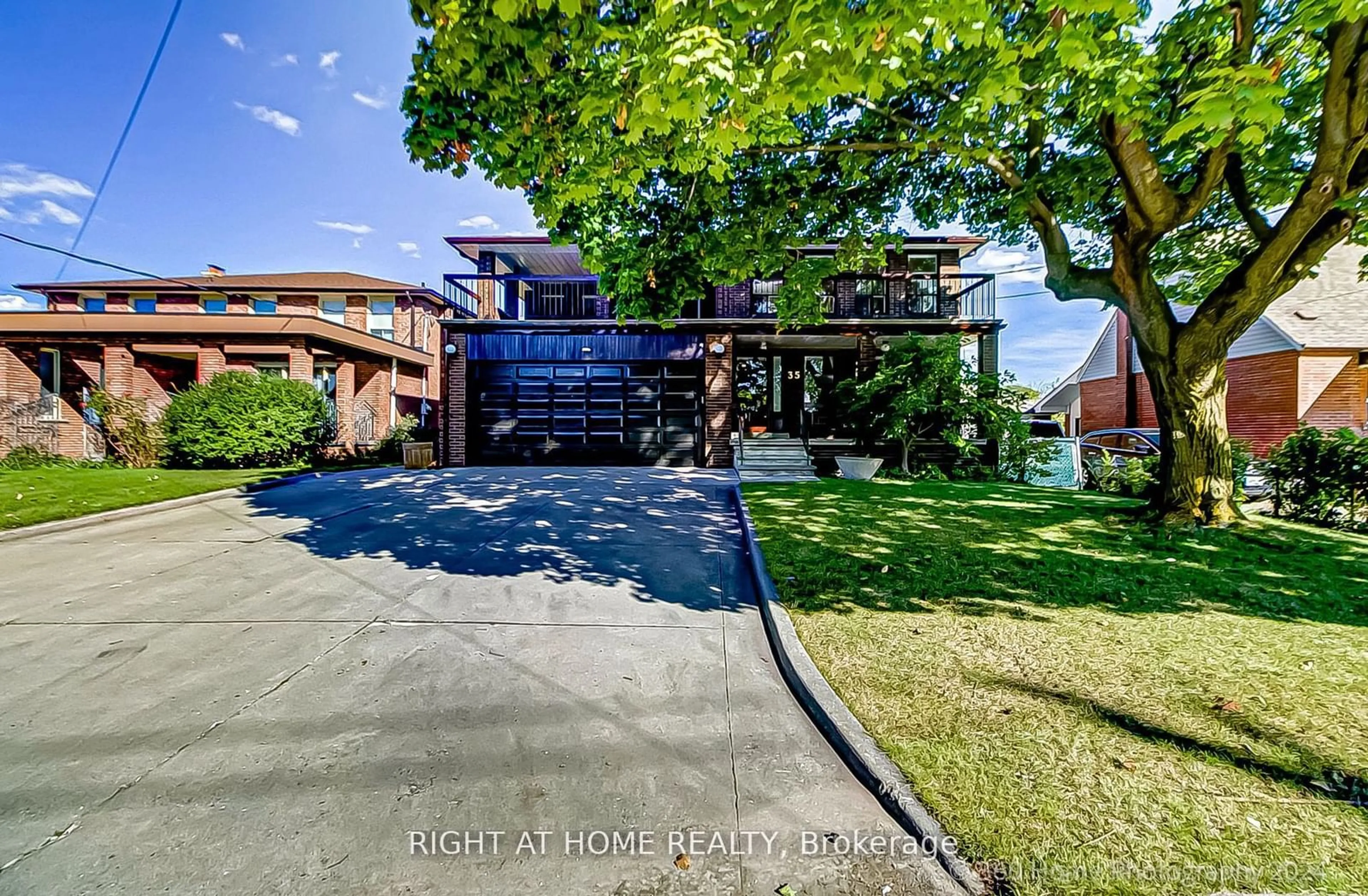 A pic from outside/outdoor area/front of a property/back of a property/a pic from drone, street for 35 Highland Hill, Toronto Ontario M6A 2P7