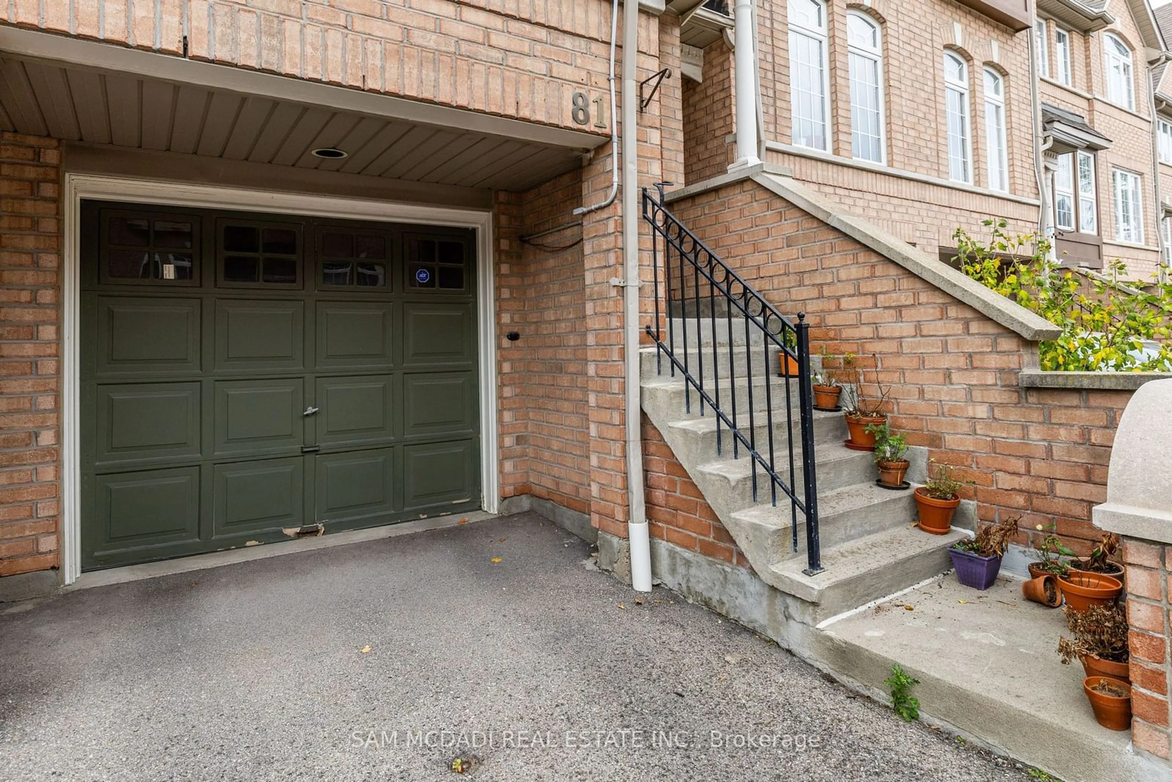 Unknown for 50 Strathaven Dr #81, Mississauga Ontario L5R 4E7