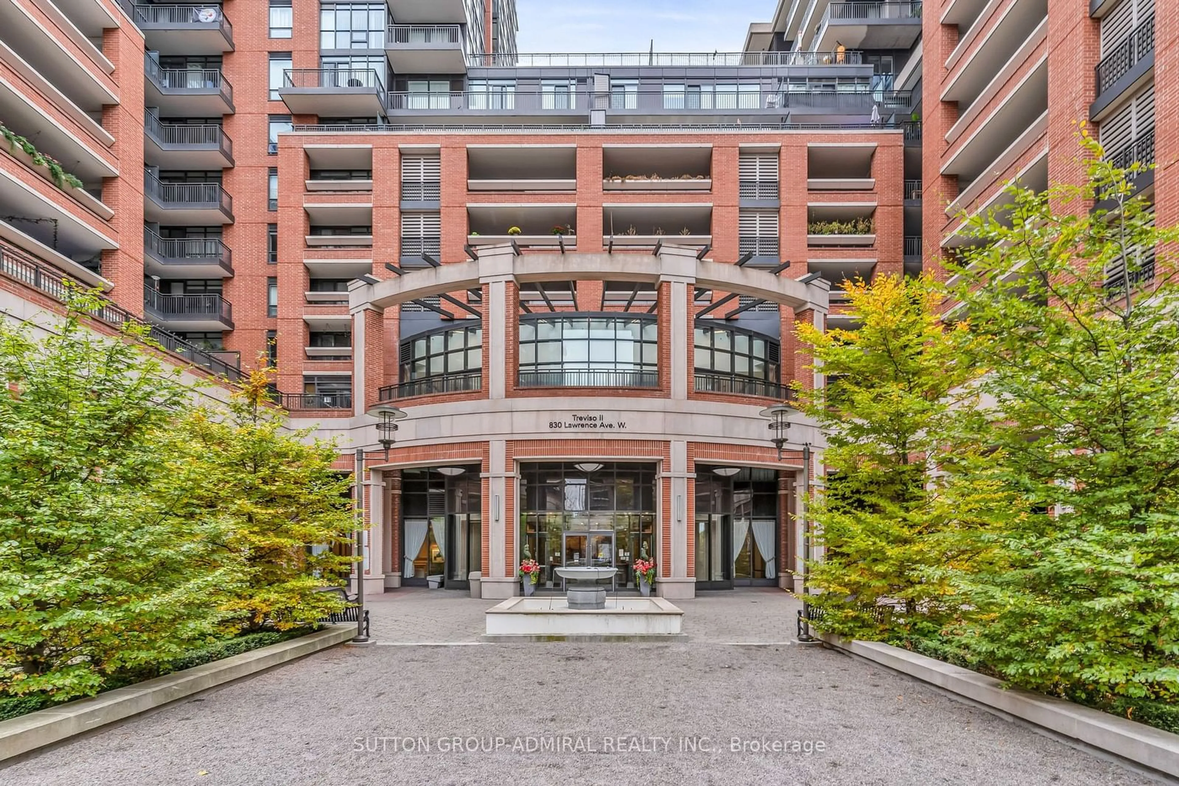 Indoor foyer for 830 Lawrence Ave #2108, Toronto Ontario M6A 0B6