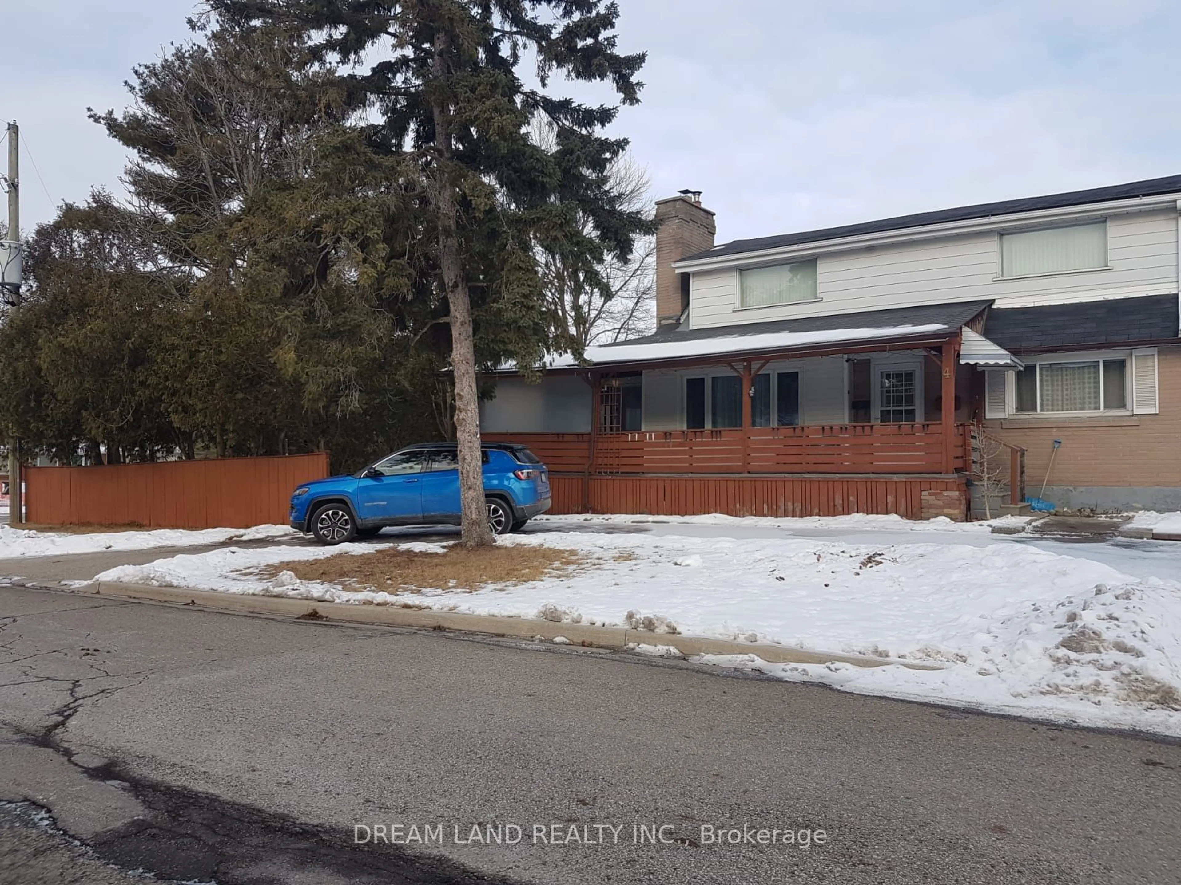 A pic from outside/outdoor area/front of a property/back of a property/a pic from drone, street for 4 Waltham Dr, Toronto Ontario M9V 1S5