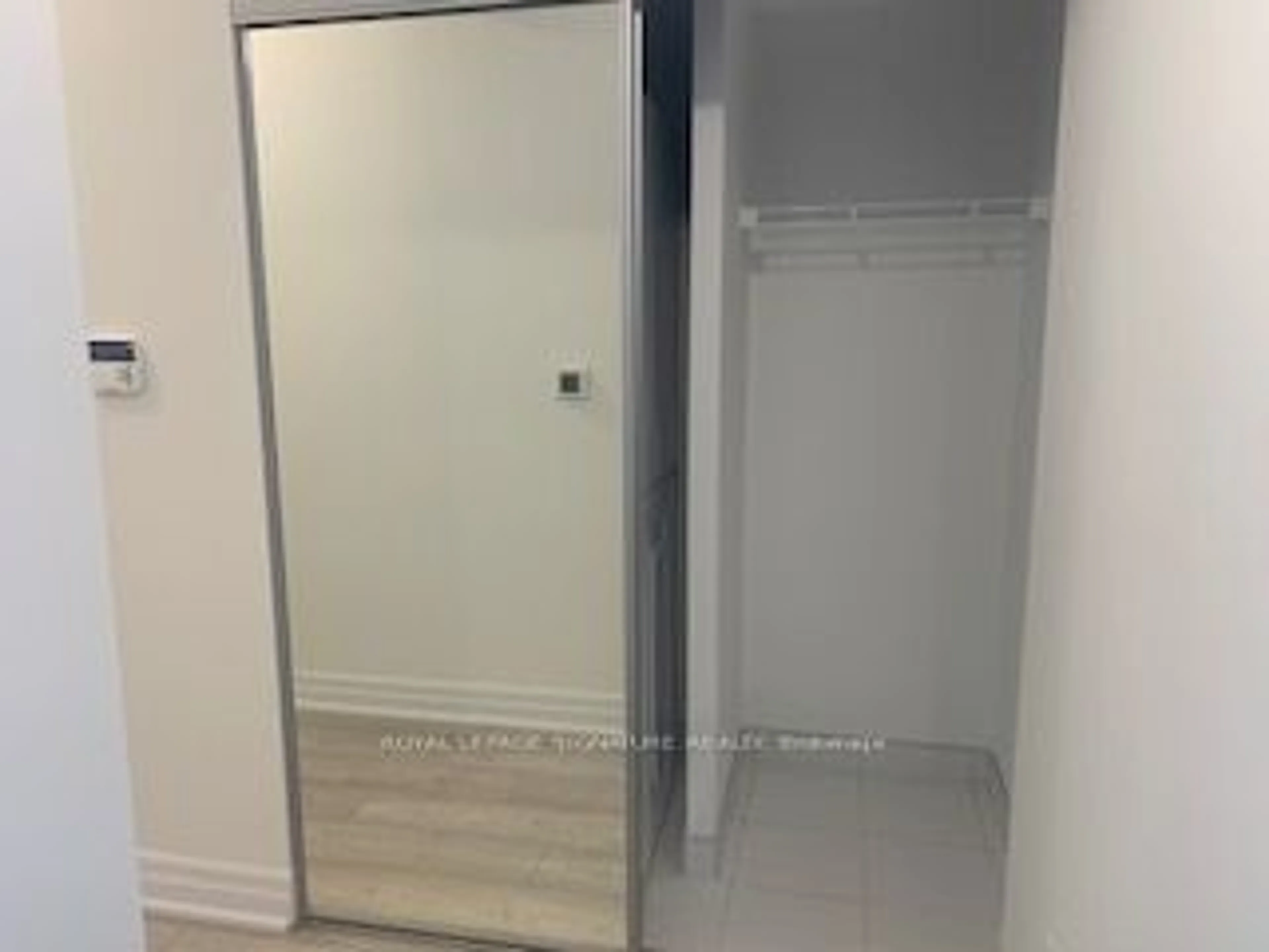 Storage room or clothes room or walk-in closet for 30 Elm Dr #2504, Mississauga Ontario L5B 0N6