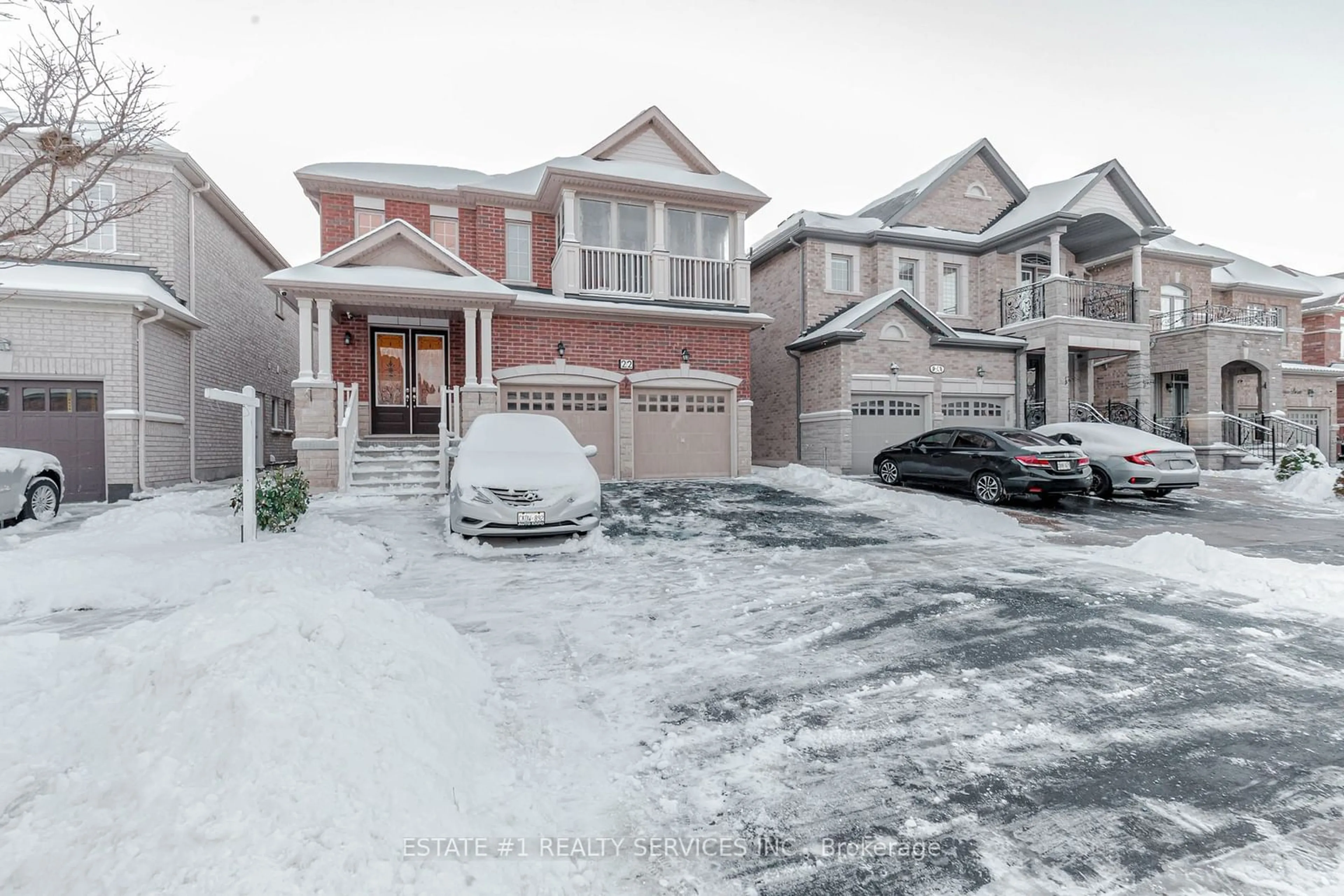 A pic from outside/outdoor area/front of a property/back of a property/a pic from drone, street for 22 Durango Dr, Brampton Ontario L6X 2Z2