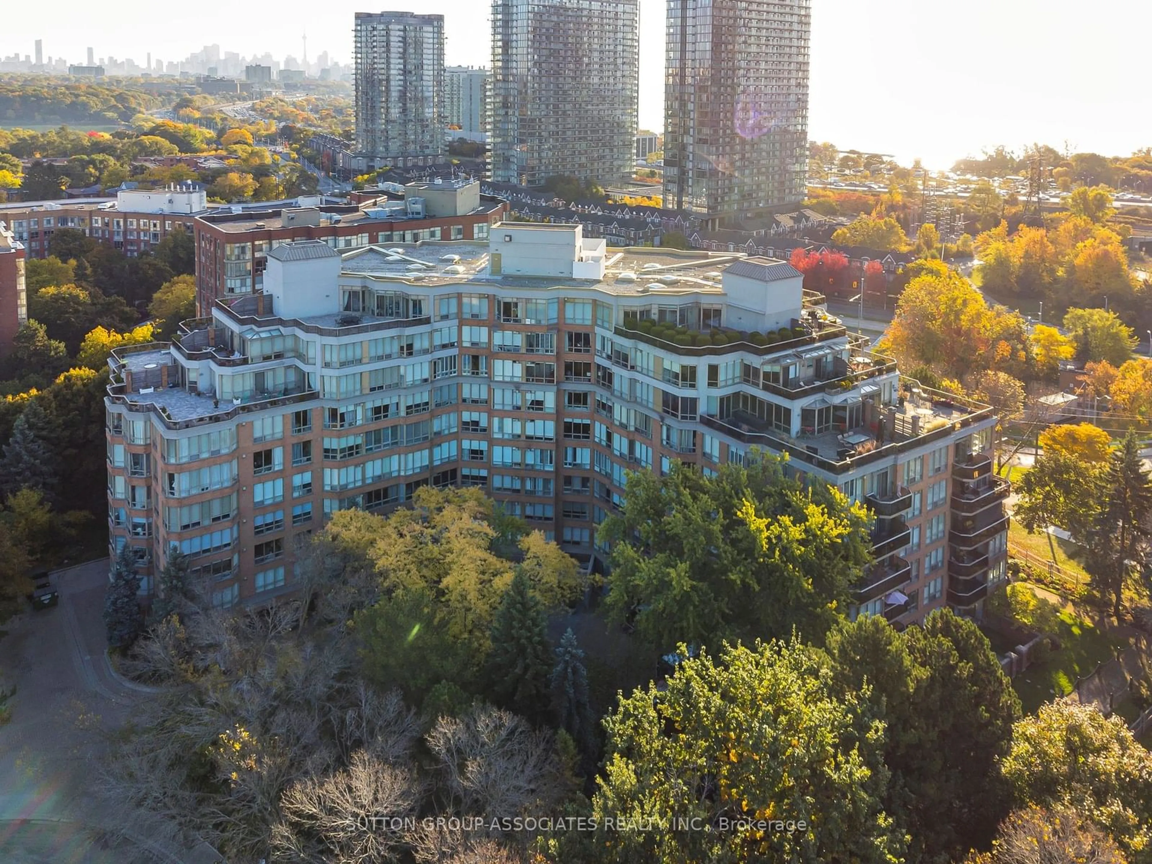 A pic from outside/outdoor area/front of a property/back of a property/a pic from drone, city buildings view from balcony for 1 Ripley Ave #414, Toronto Ontario M6S 4Z6