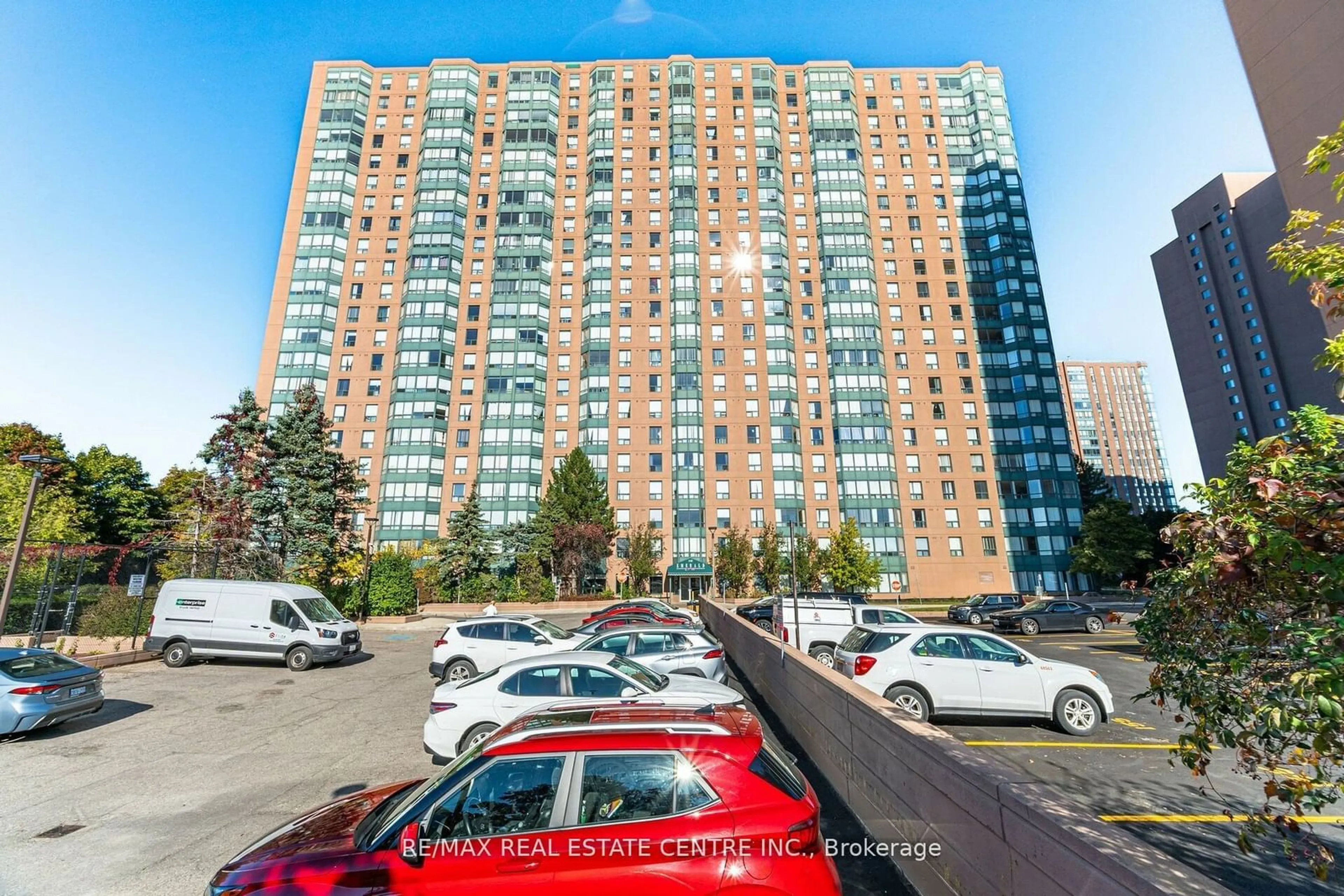 Unknown for 135 Hillcrest Ave #2207, Mississauga Ontario L5B 4B1