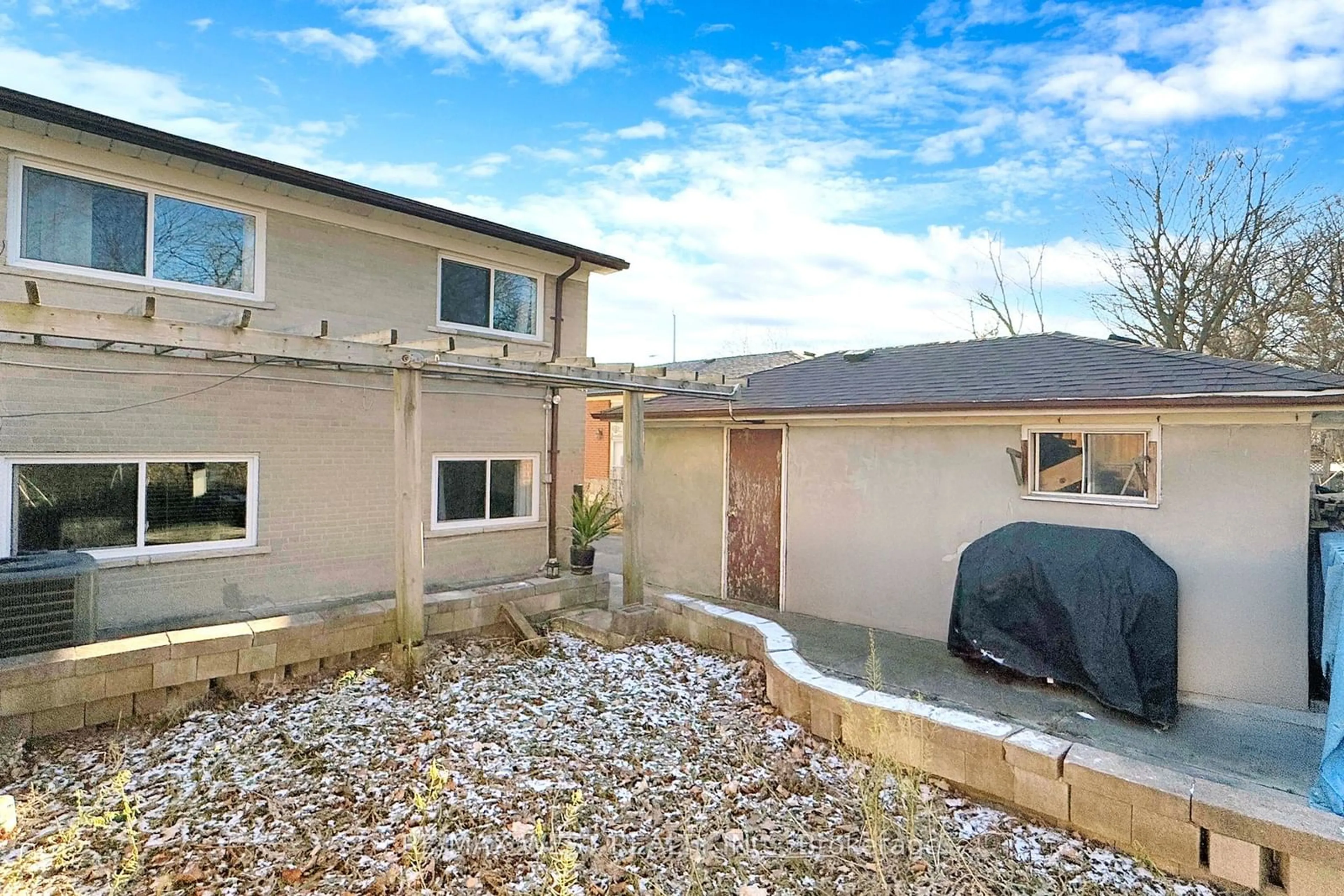 A pic from outside/outdoor area/front of a property/back of a property/a pic from drone, street for 78 Primula Cres, Toronto Ontario M9L 1K2