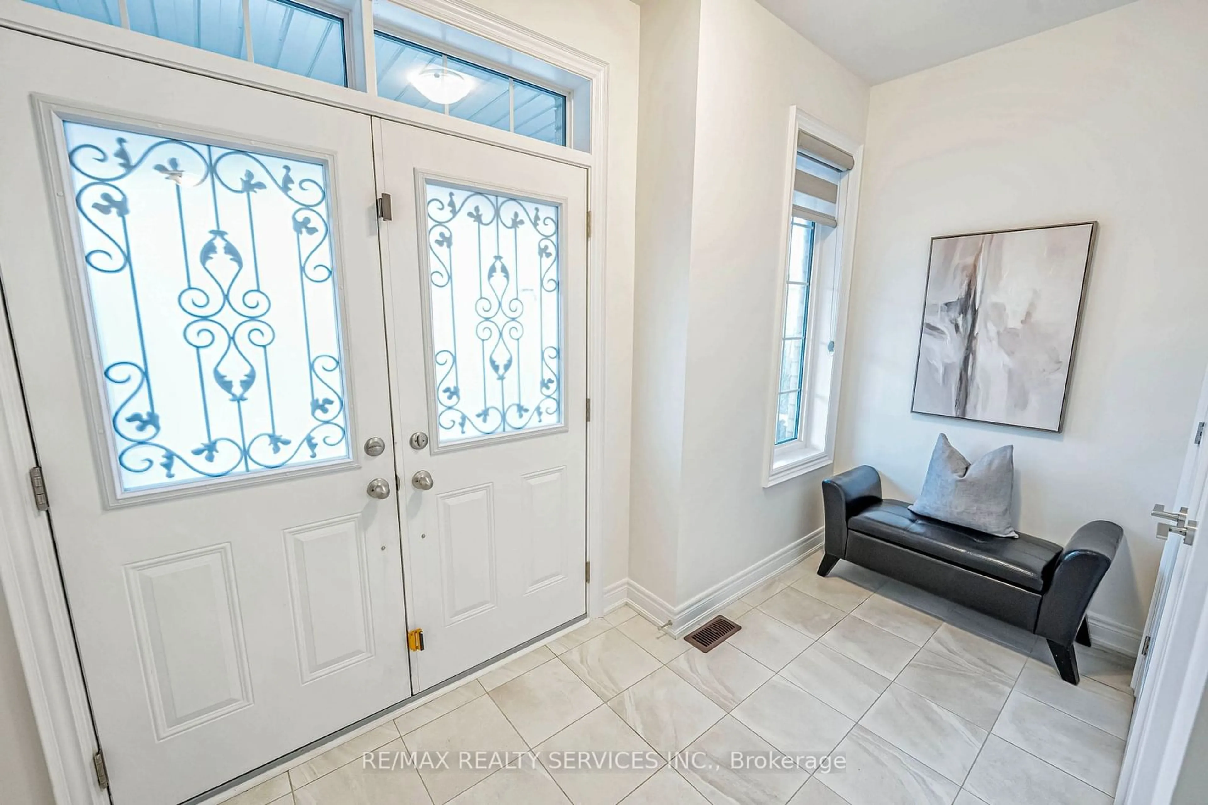 Indoor entryway for 5 Sinatra St, Brampton Ontario L6R 4B3