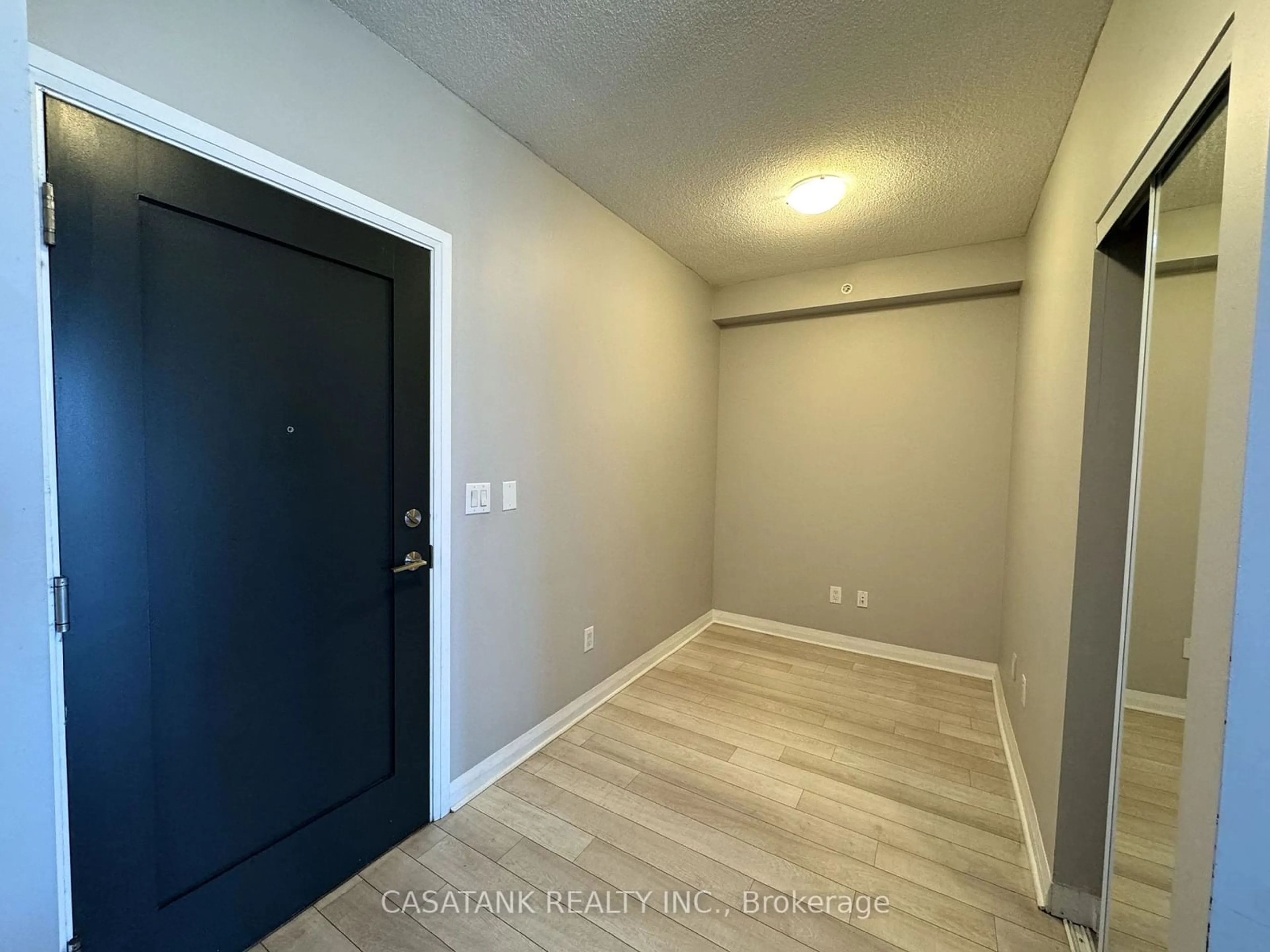 Indoor entryway for 5025 Four Springs Ave #2105, Mississauga Ontario L5R 0G5