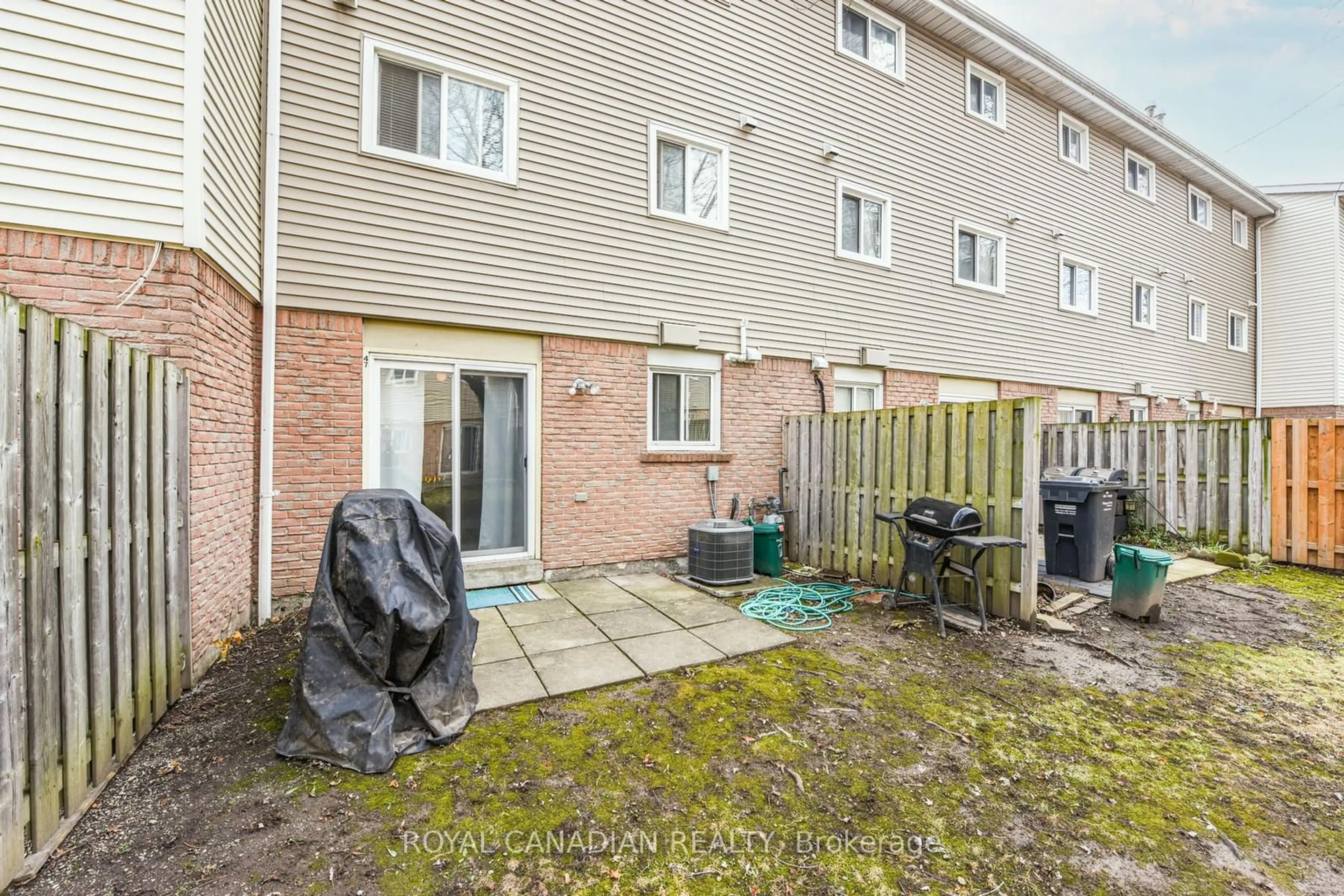 Patio, street for 47 Ellis Dr #47, Brampton Ontario L6T 4C4