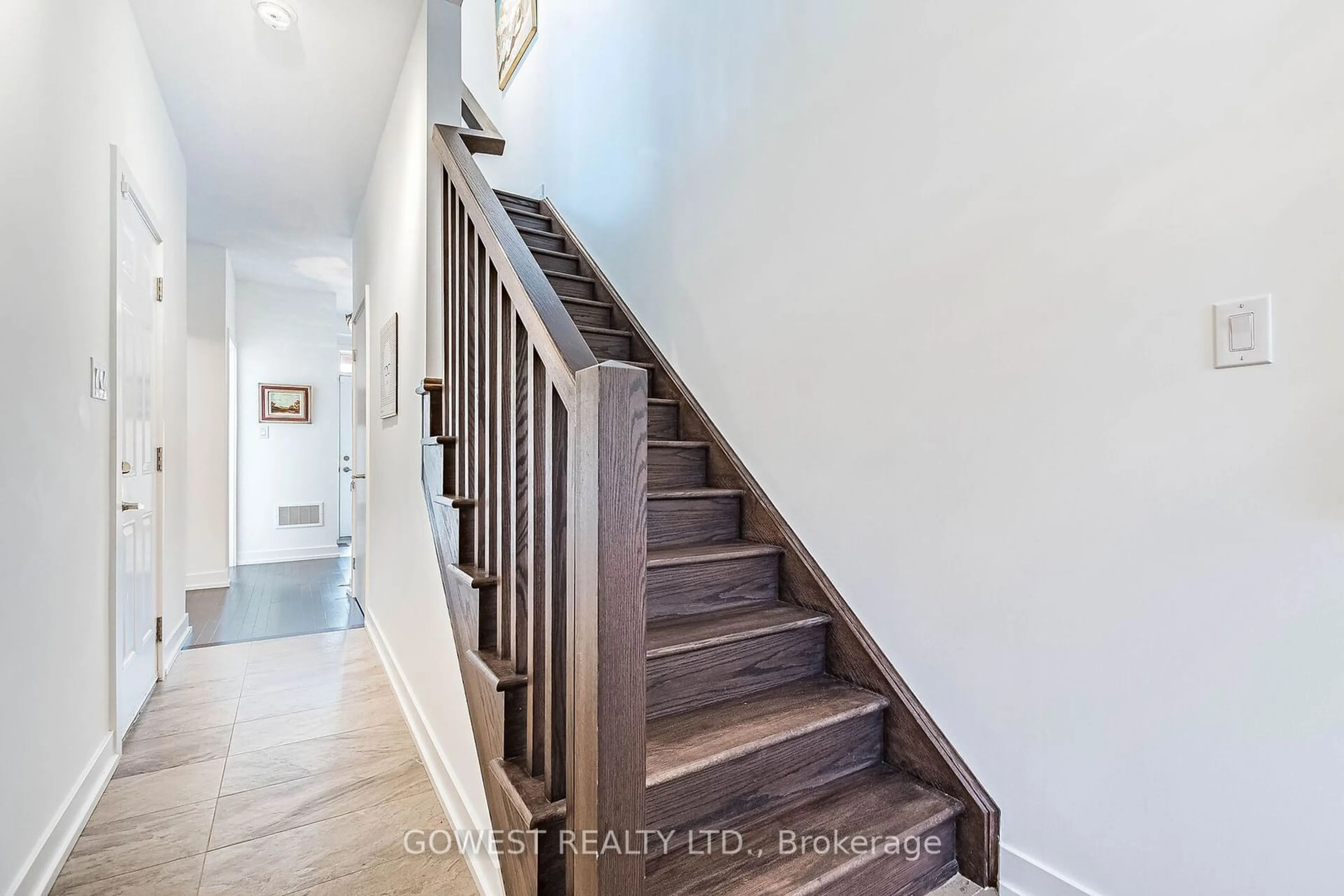 Stairs for 396 Belcourt Common, Oakville Ontario L6H 0R1