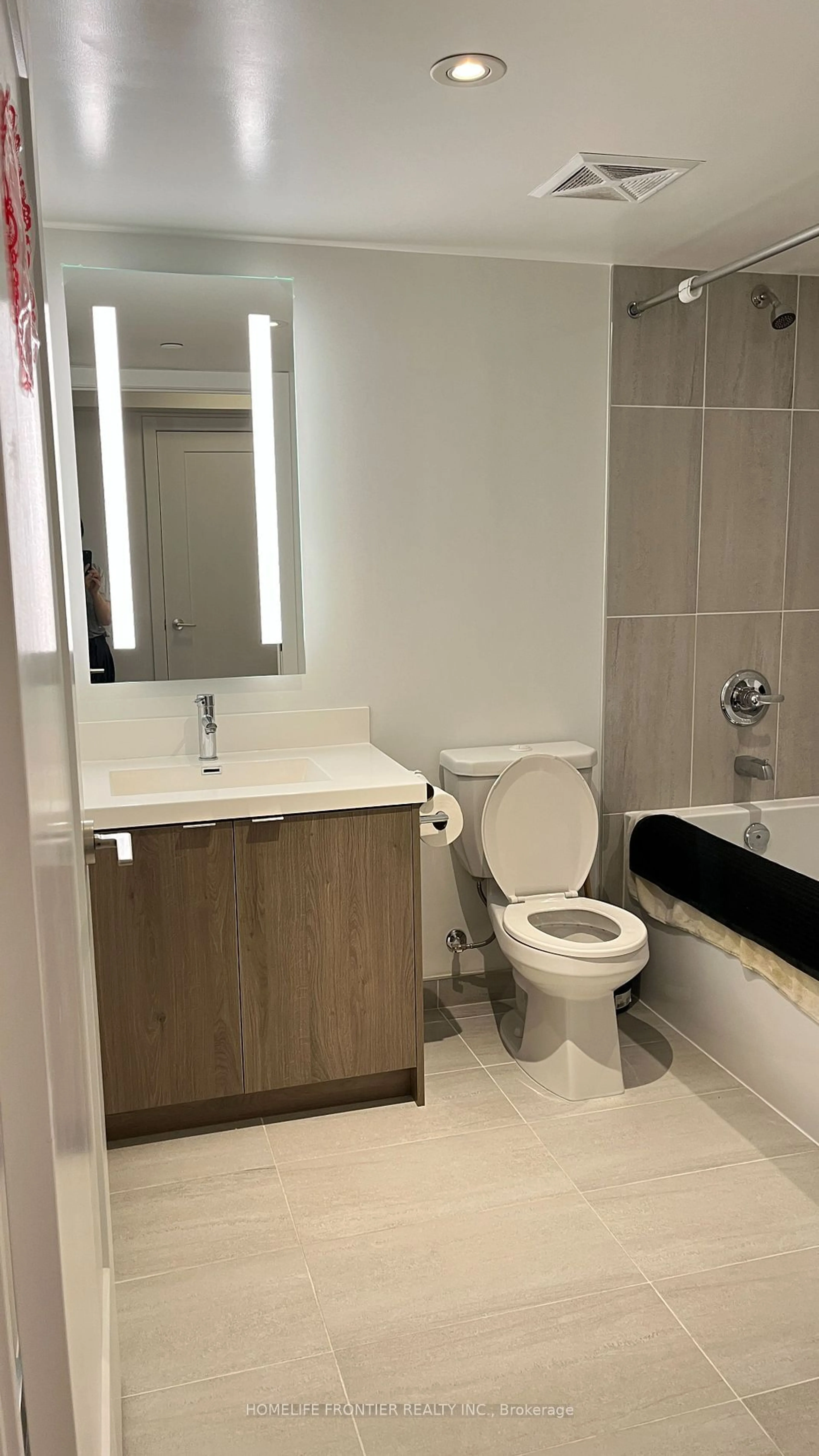 Standard bathroom, floor is not visible for 5 Mabelle Ave #1230, Toronto Ontario M9A 0C8