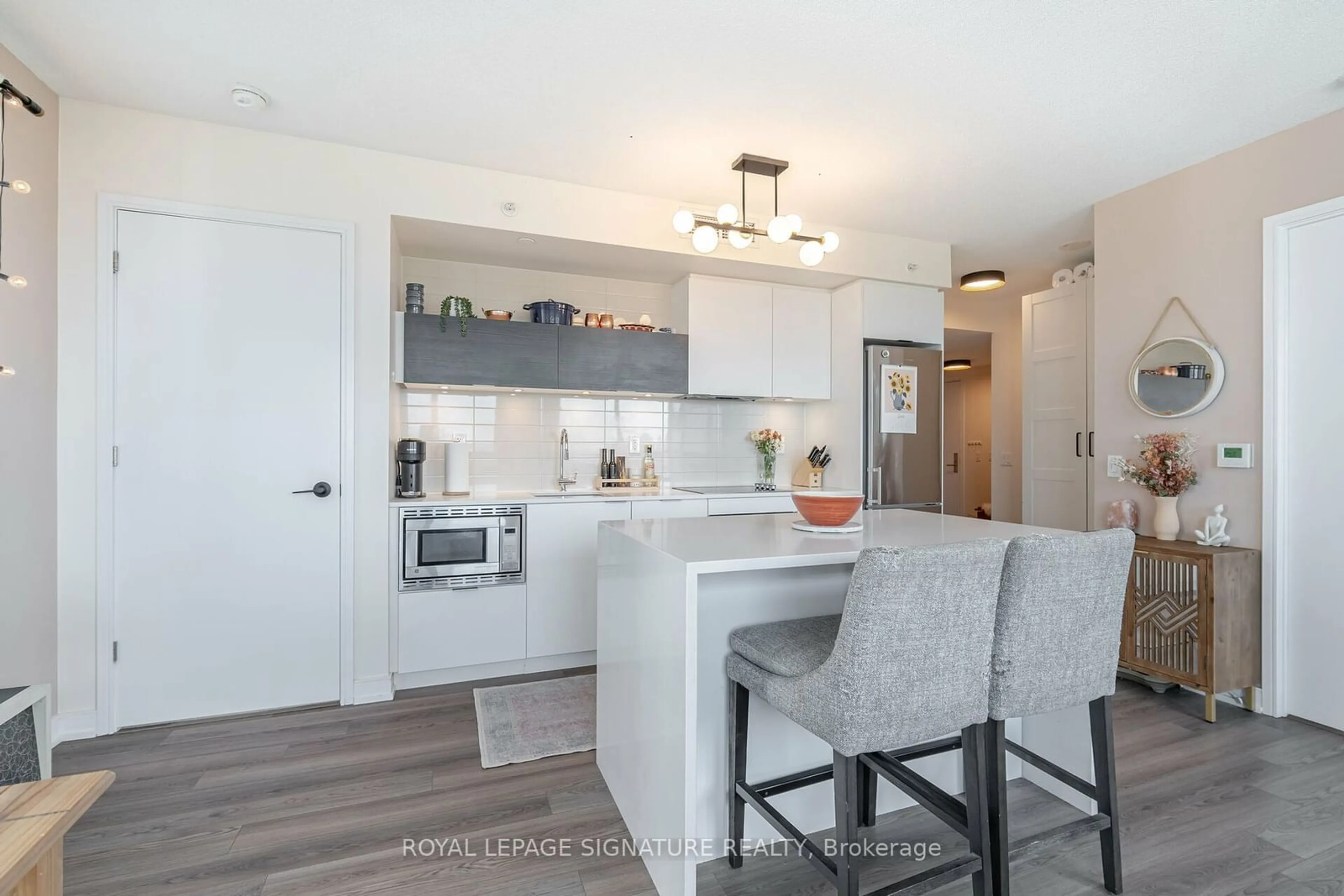 Open concept kitchen, unknown for 20 Thomas Riley Rd #2204, Toronto Ontario M9B 0C3