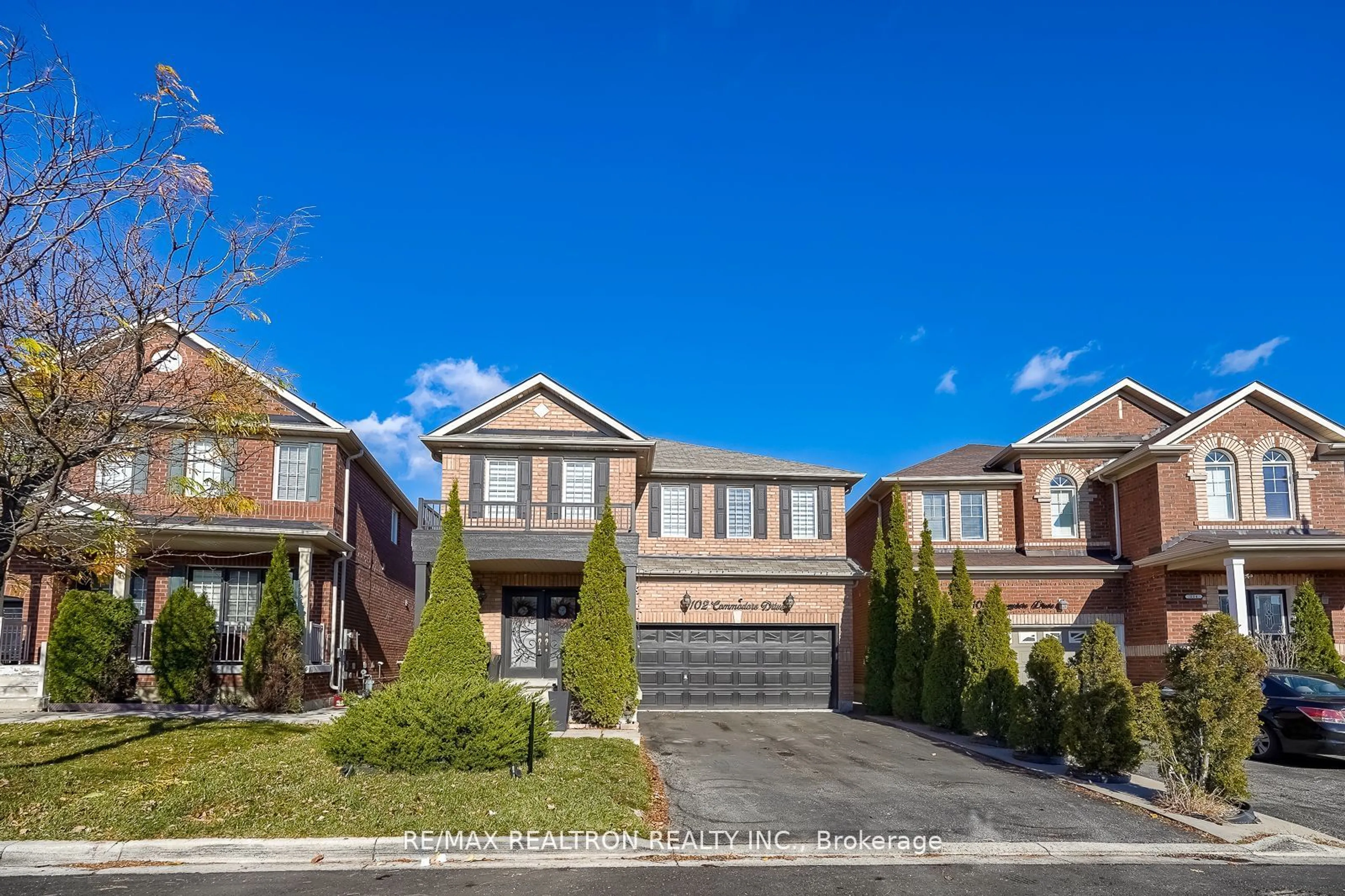 Home with brick exterior material, street for 102 Commodore Dr, Brampton Ontario L6X 0T4