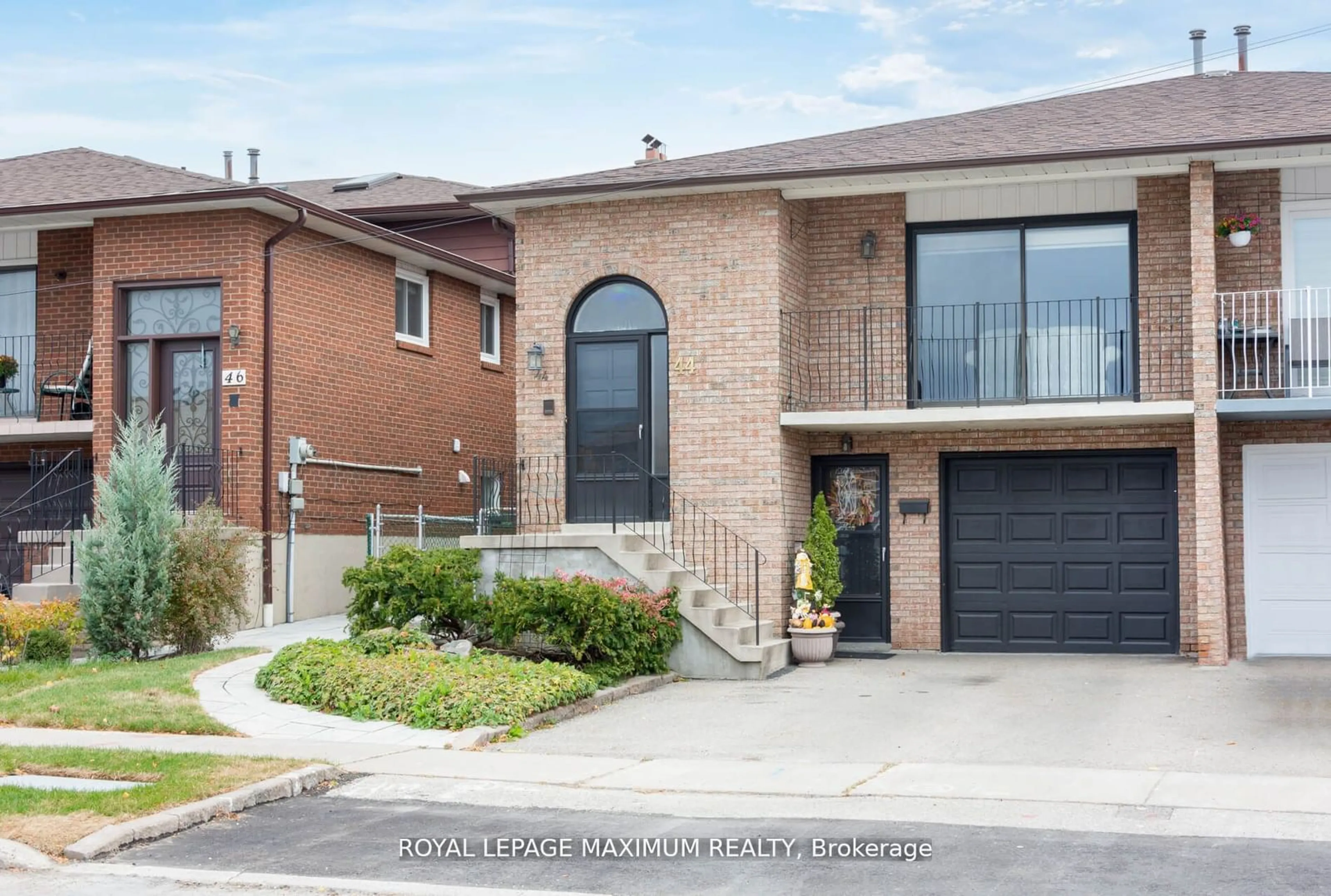 Home with brick exterior material, street for 44 Flagstick Crt, Toronto Ontario M3J 3B8