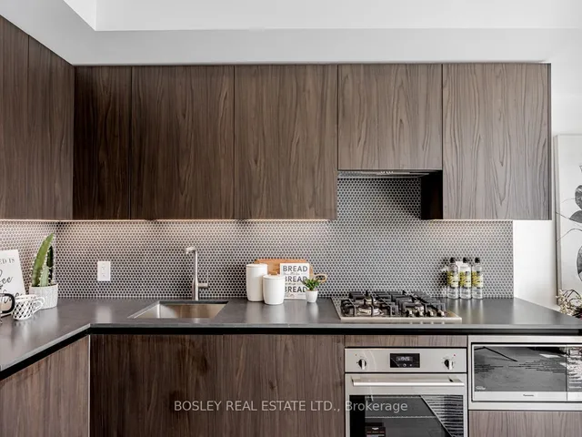 Additional property image - 2720 Dundas St Unit 406