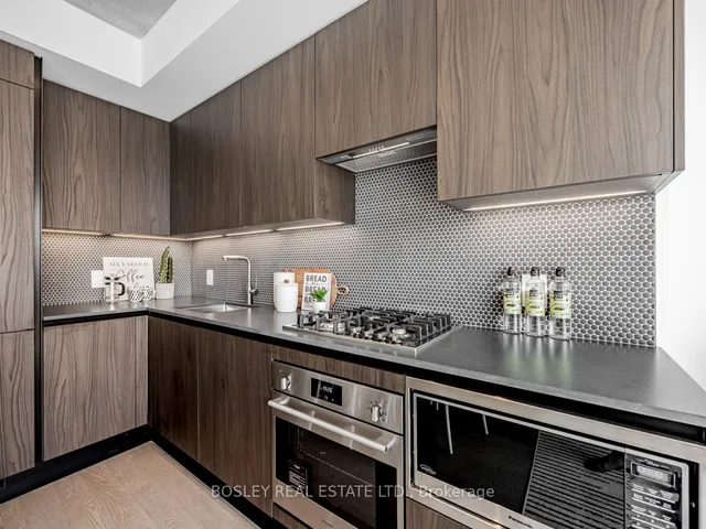 Additional property image - 2720 Dundas St Unit 406