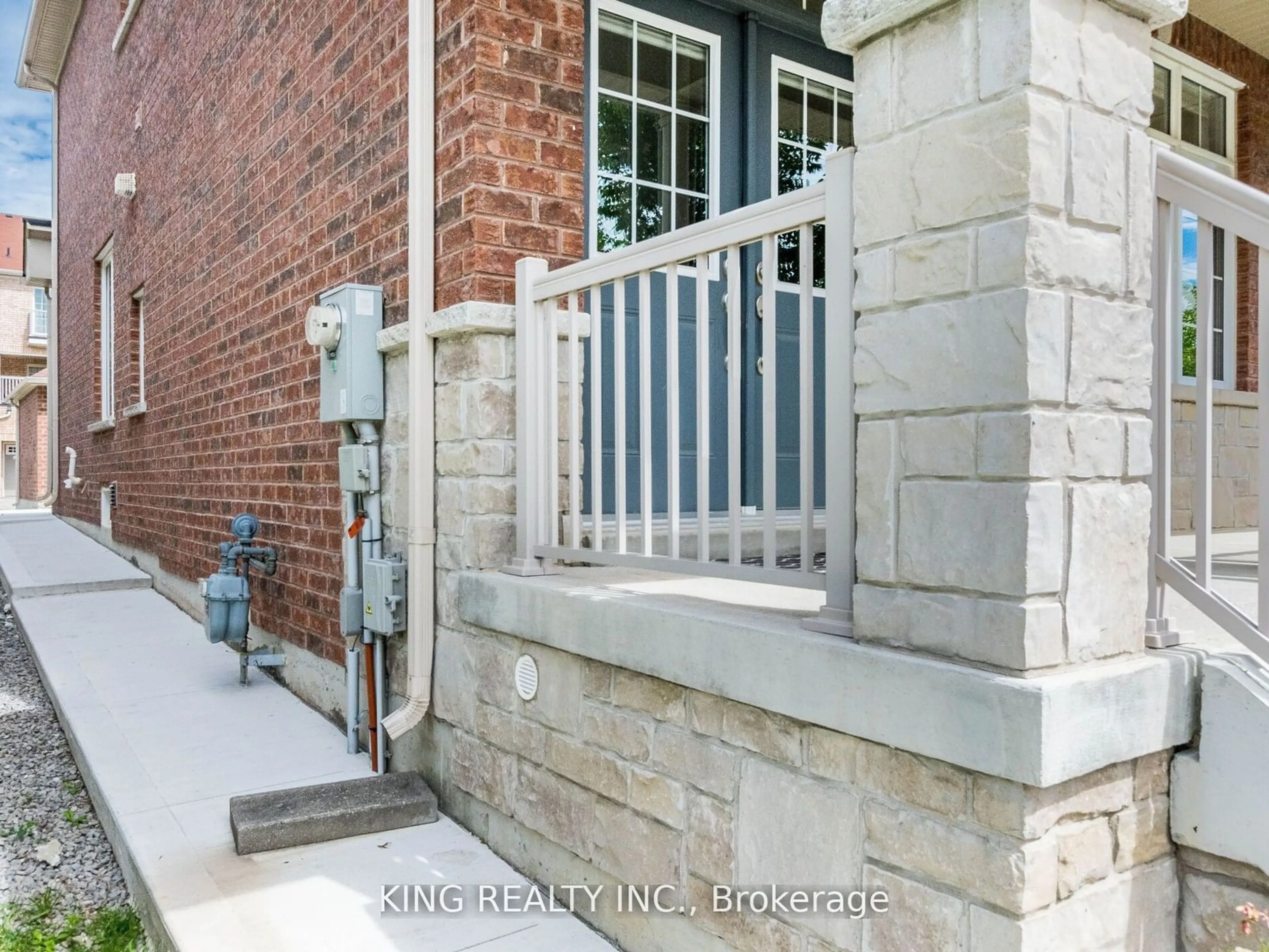 Home with brick exterior material, street for 40 Saint Dennis Rd, Brampton Ontario L6R 3W7