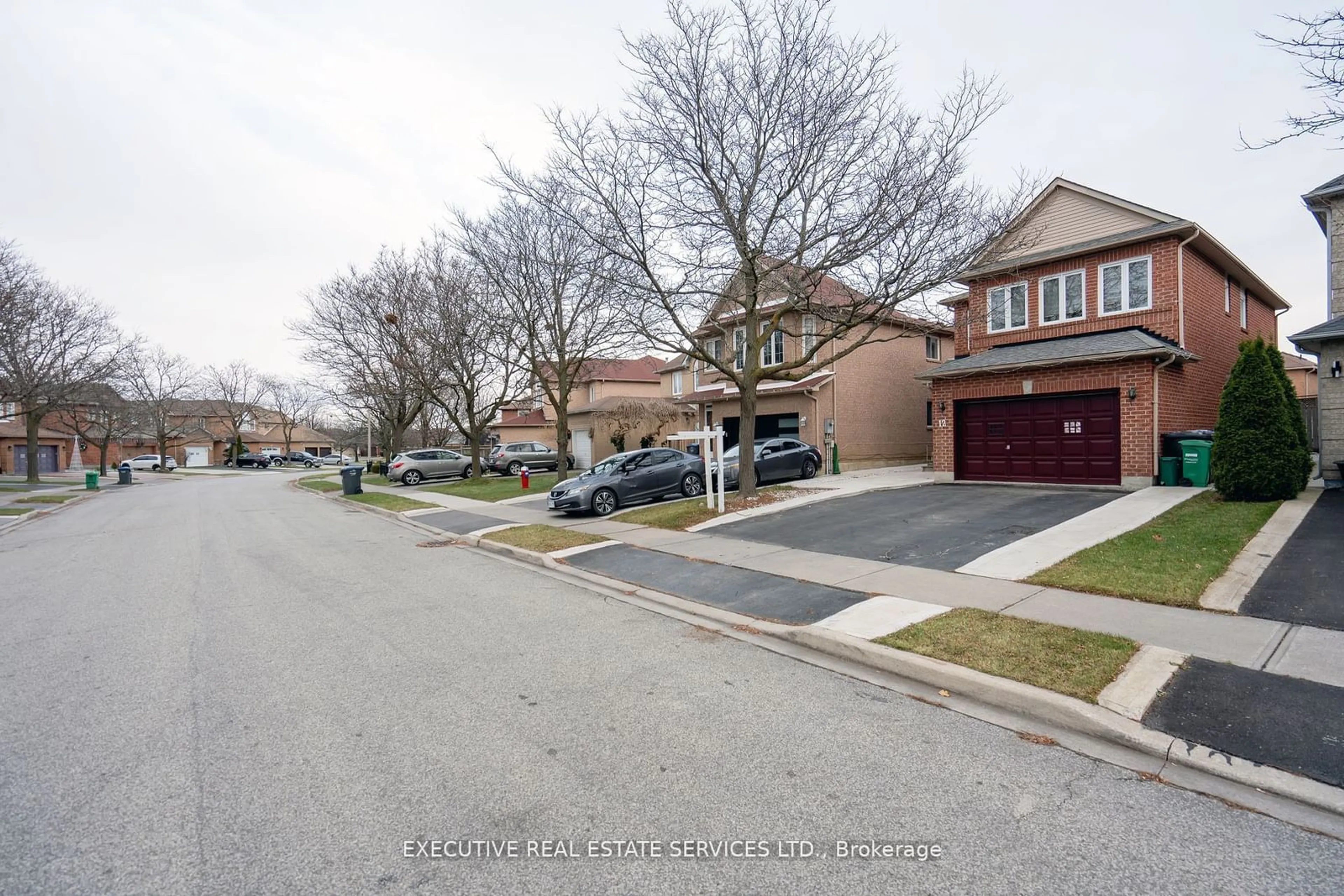 A pic from outside/outdoor area/front of a property/back of a property/a pic from drone, street for 12 Cedarwood Cres, Brampton Ontario L6X 4K1