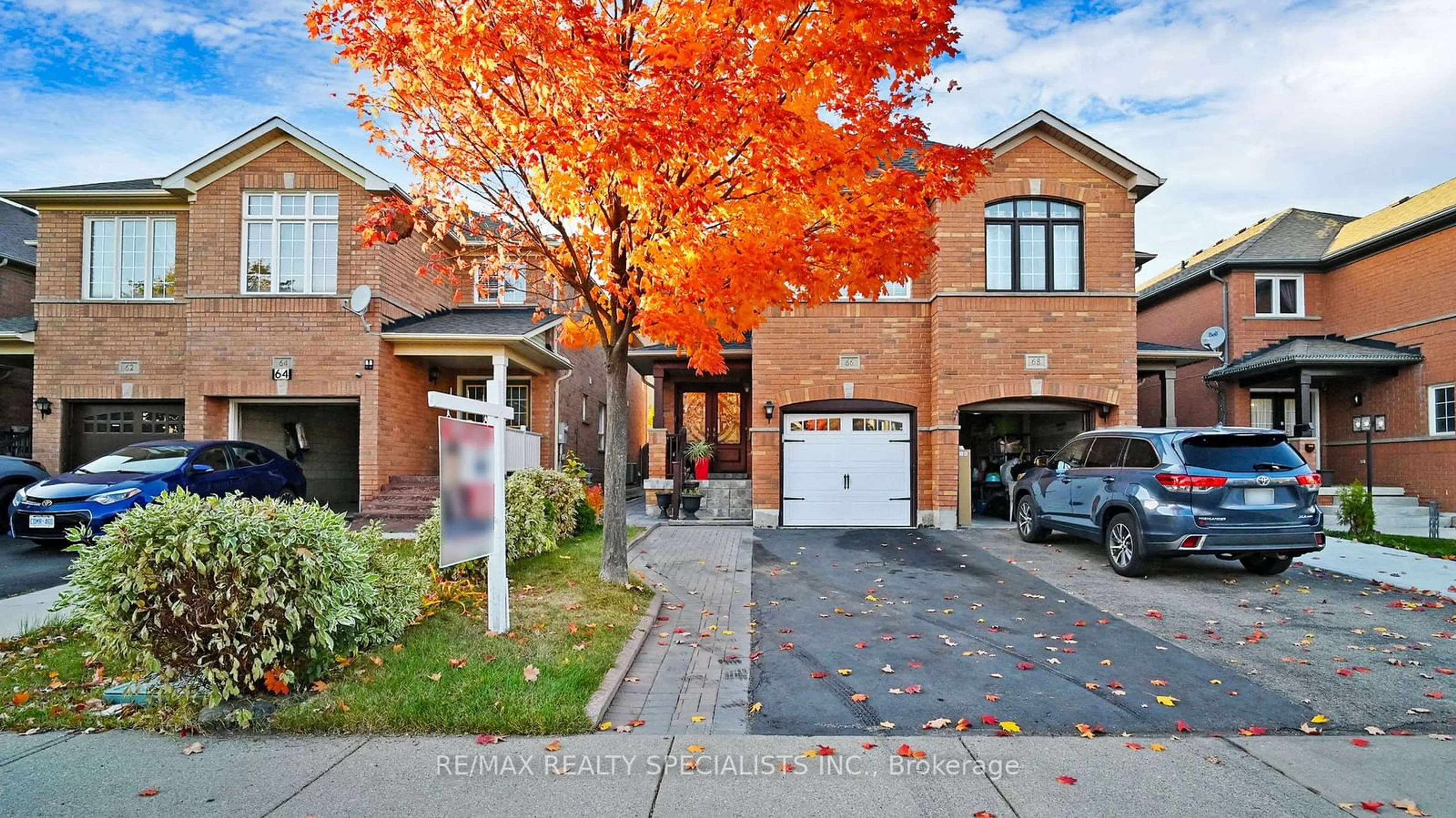 Home with brick exterior material, street for 66 Vintage Gate, Brampton Ontario L6X 5C2