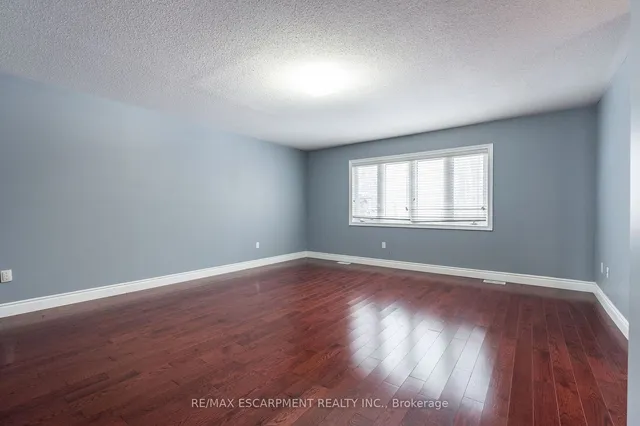 Additional property image - 15 Hellyer Ave
