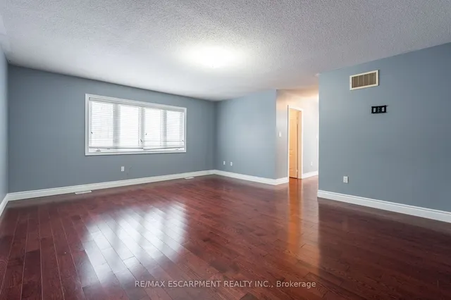 Additional property image - 15 Hellyer Ave