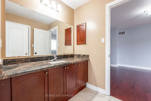 Additional property image - 15 Hellyer Ave
