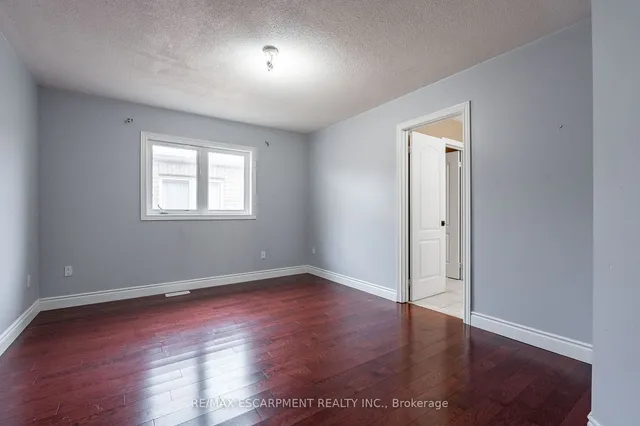 Additional property image - 15 Hellyer Ave