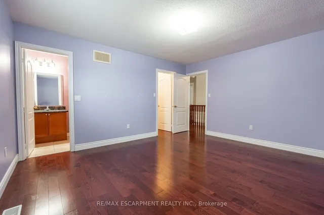 Additional property image - 15 Hellyer Ave