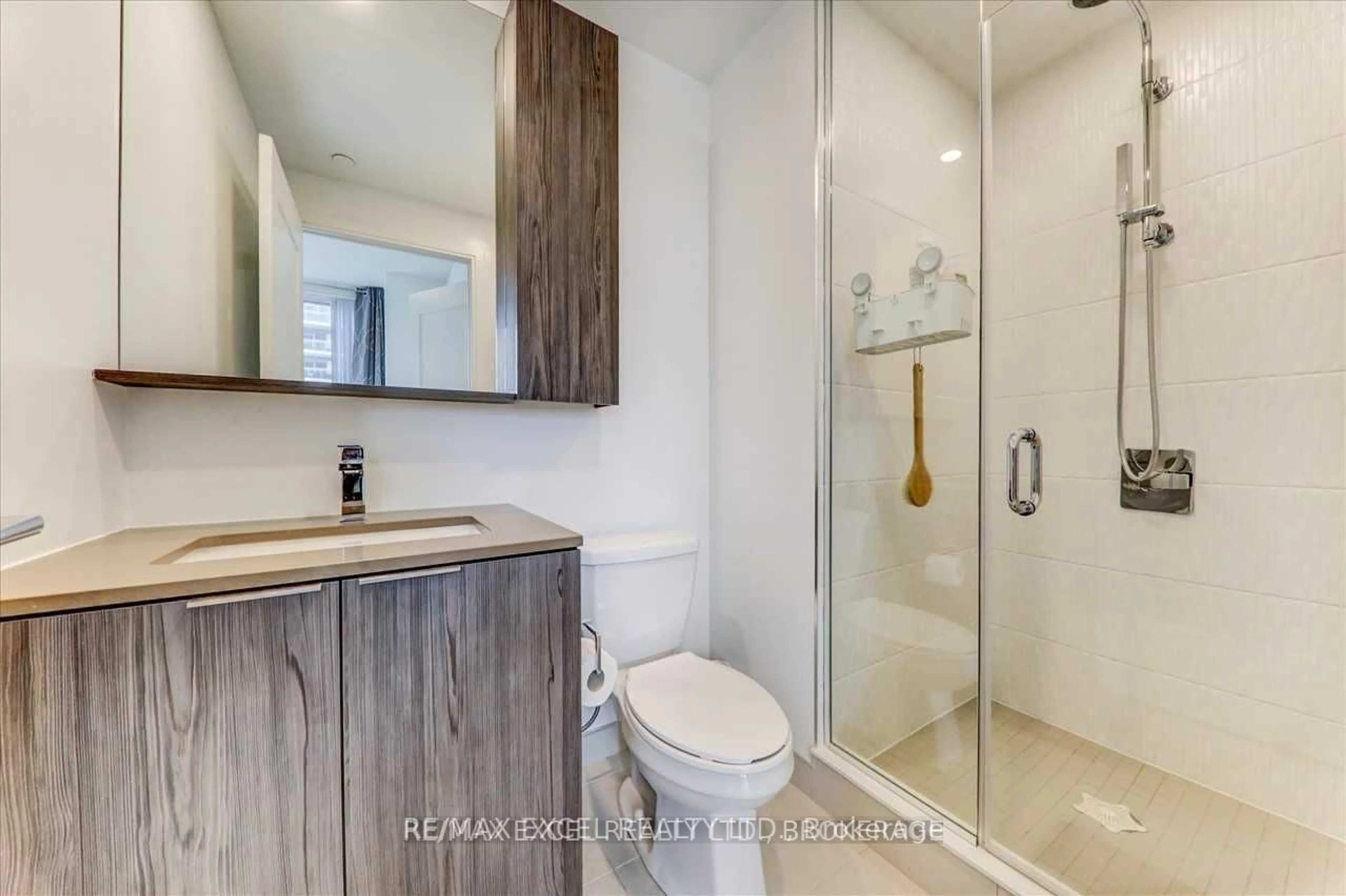 Standard bathroom, ceramic/tile floor for 70 Annie Craig Dr #415, Toronto Ontario M8V 0G2