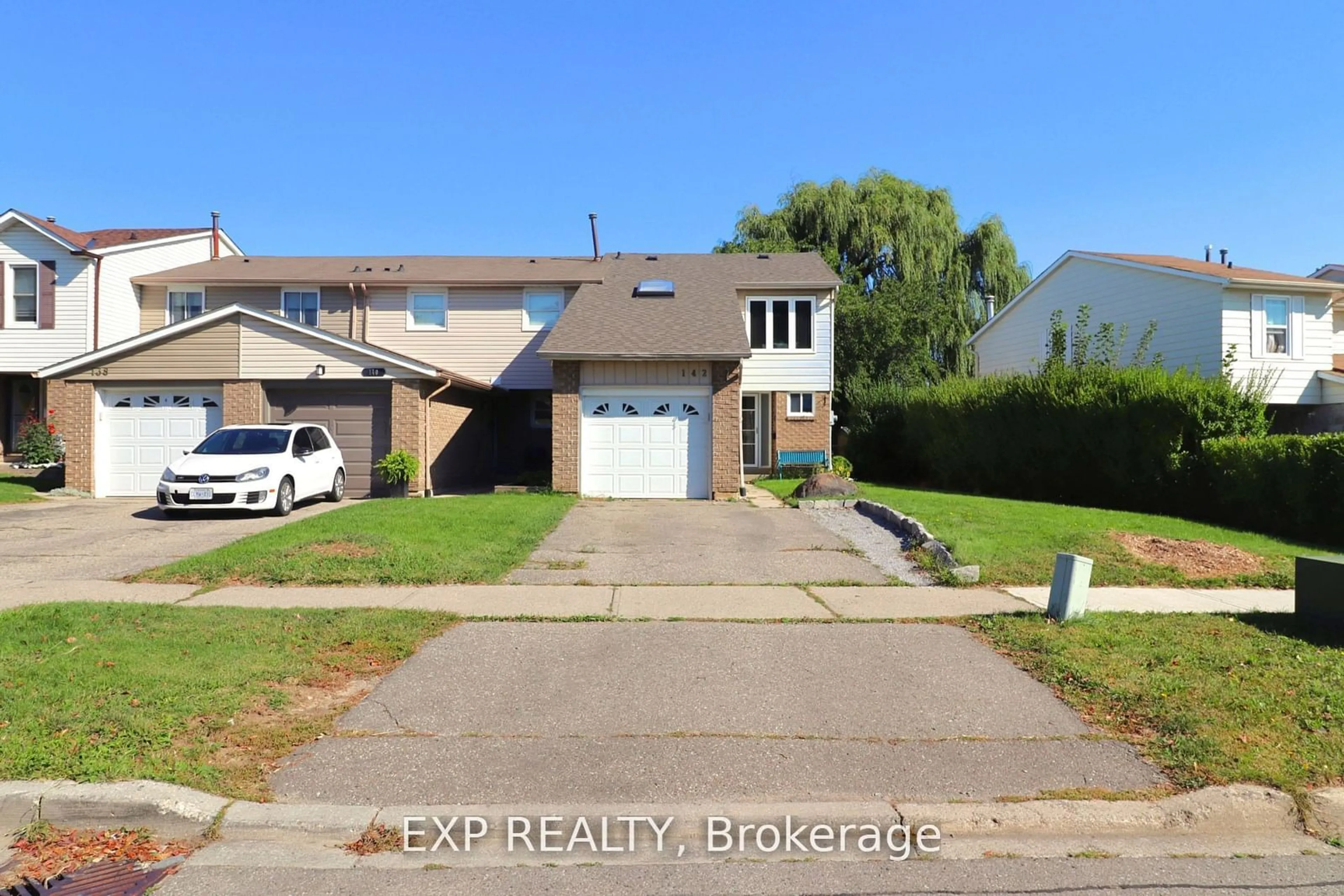 A pic from outside/outdoor area/front of a property/back of a property/a pic from drone, street for 142 Royal Salisbury Way, Brampton Ontario L6V 3J8