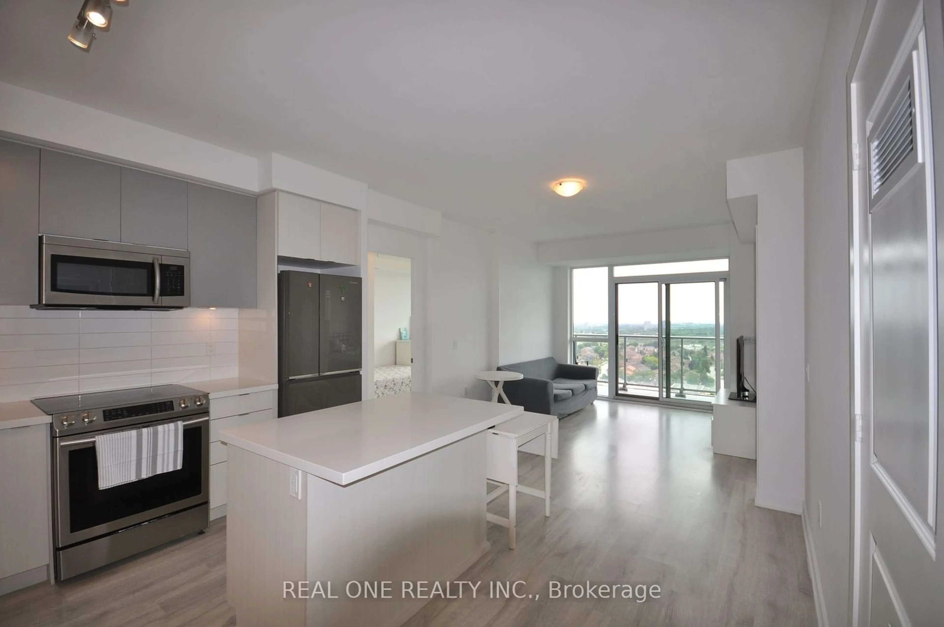 Open concept kitchen, unknown for 4677 Glen Erin Dr #1705, Mississauga Ontario L5M 2E3