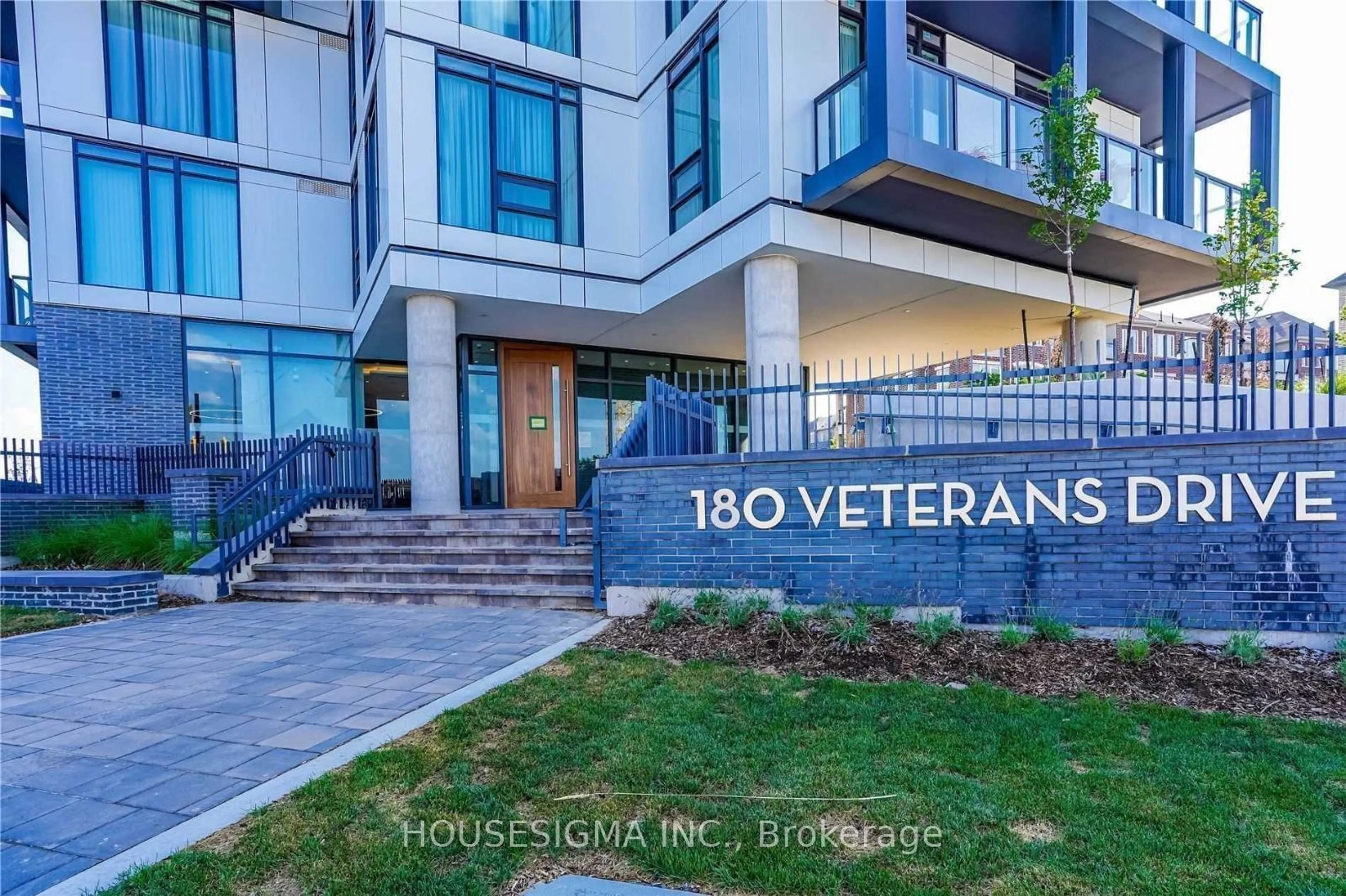 Unknown for 180 Veterans Dr #305, Brampton Ontario L7A 5G7