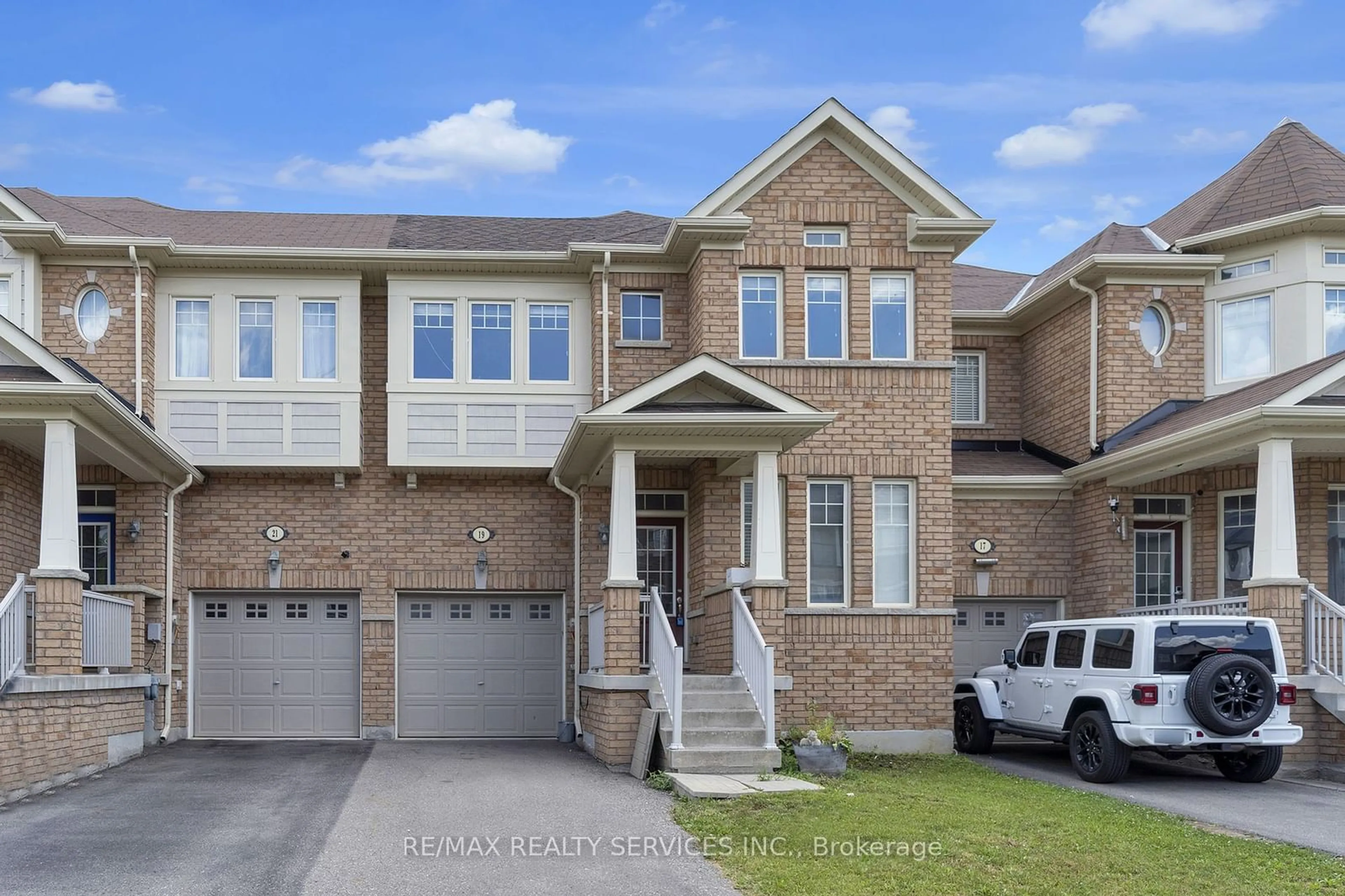 Home with brick exterior material, street for 19 Sky Harbour Dr, Brampton Ontario L6Y 0V6