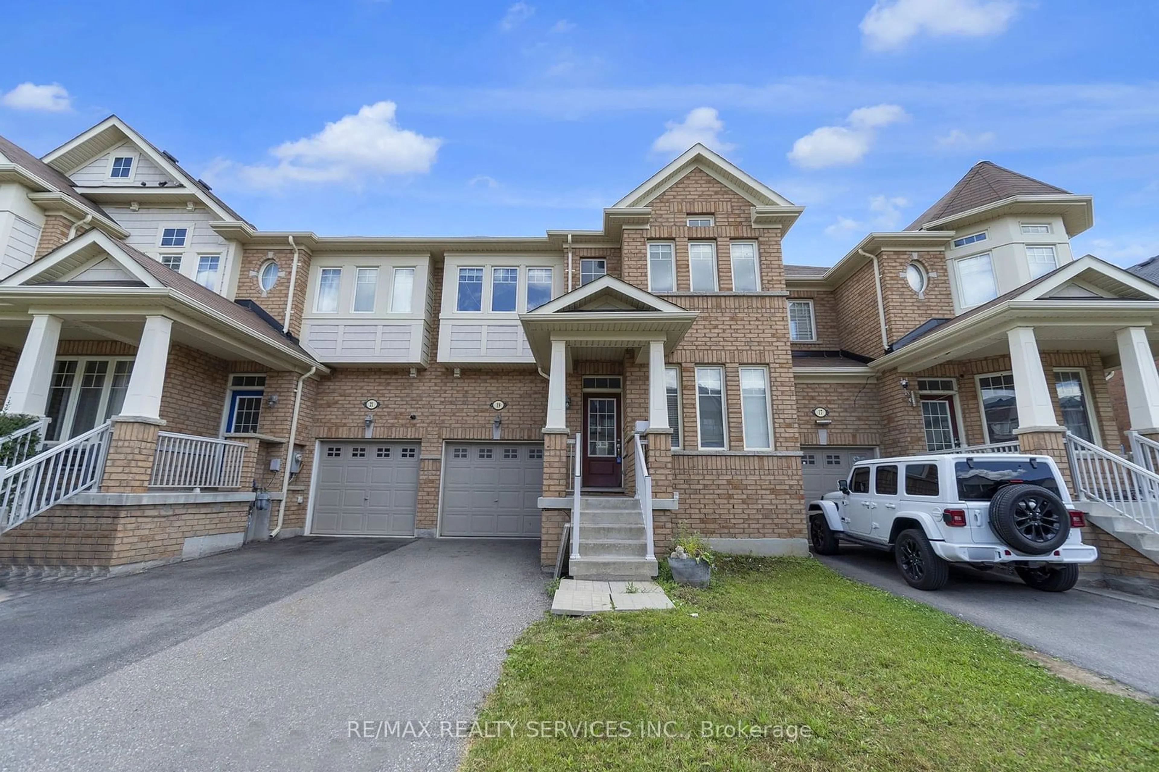 Home with brick exterior material, street for 19 Sky Harbour Dr, Brampton Ontario L6Y 0V6